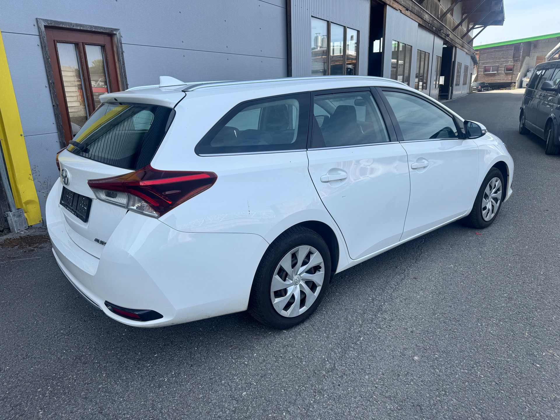TOYOTA Auris Touring Sports 1.2 Turbo Comfort-image-5