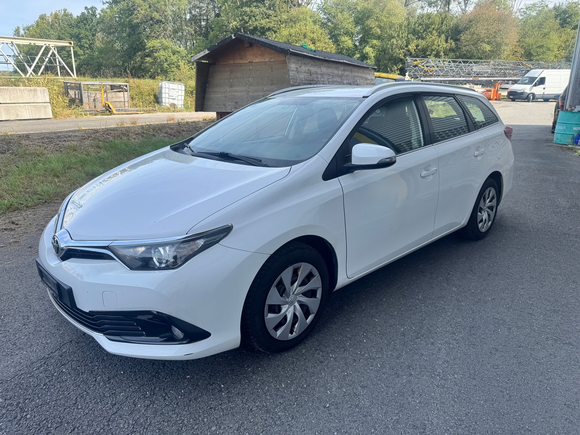 TOYOTA Auris Touring Sports 1.2 Turbo Comfort-image-2