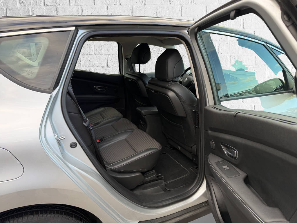 RENAULT Scénic 1.3 TCe 140 Intens EDC-image-10