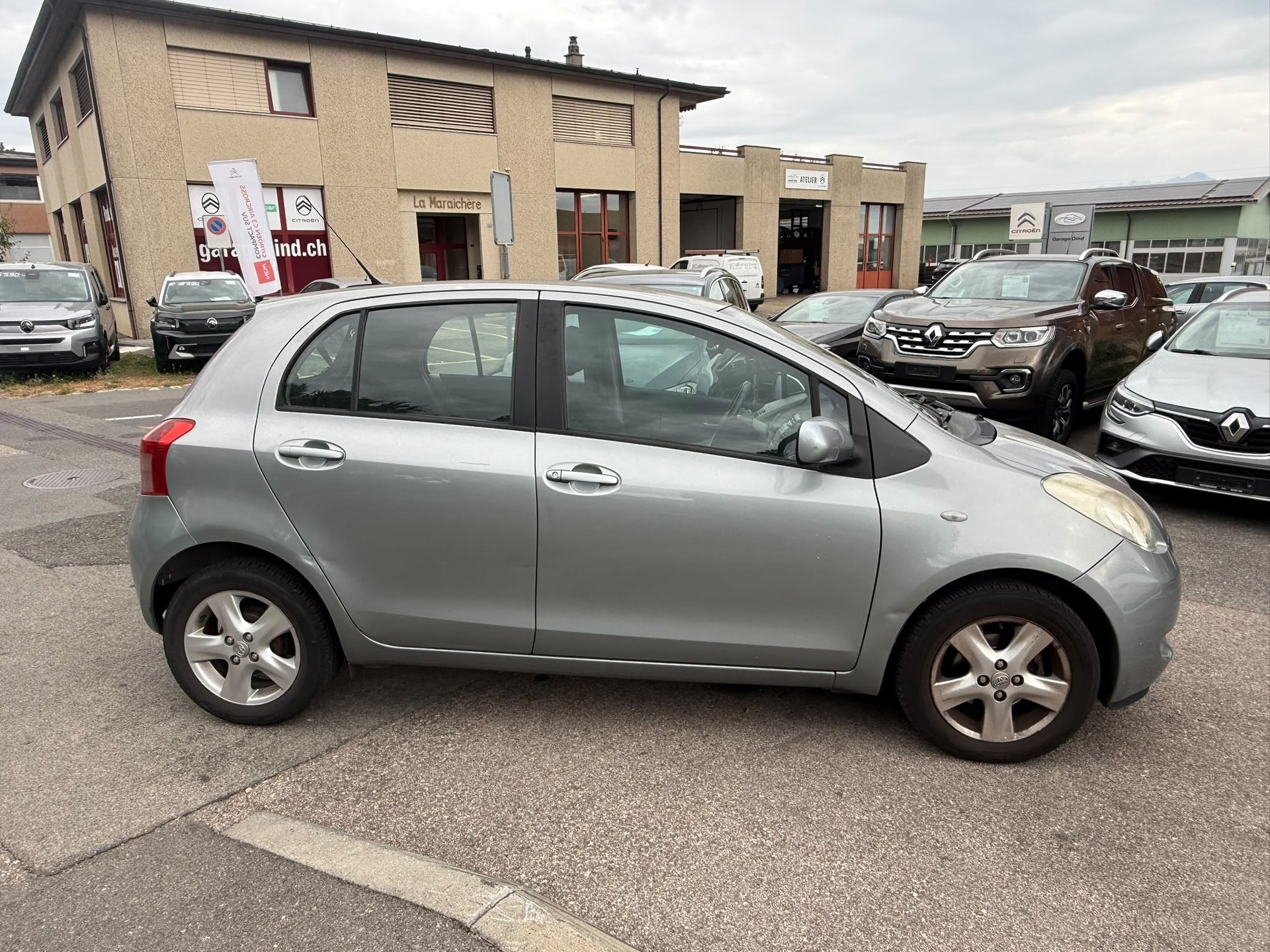 TOYOTA Yaris 1.3 Chic Multimode-image-3