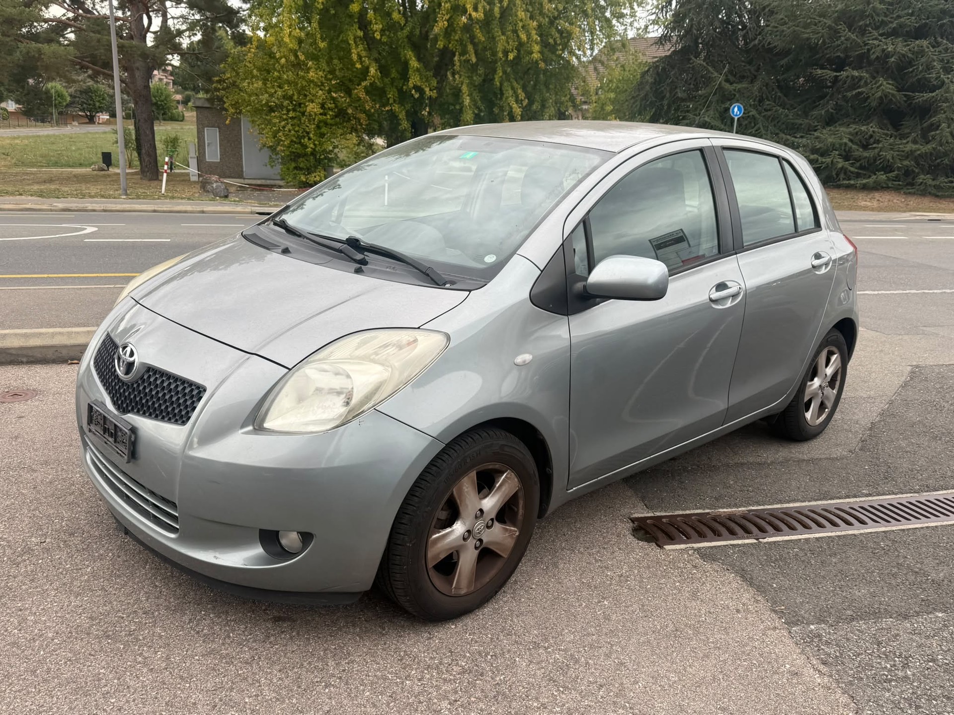 TOYOTA Yaris 1.3 Chic Multimode-image-2