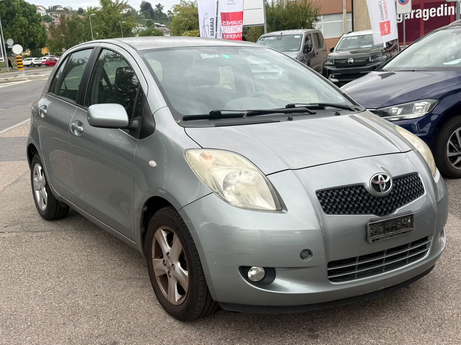 TOYOTA Yaris 1.3 Chic Multimode-image-1