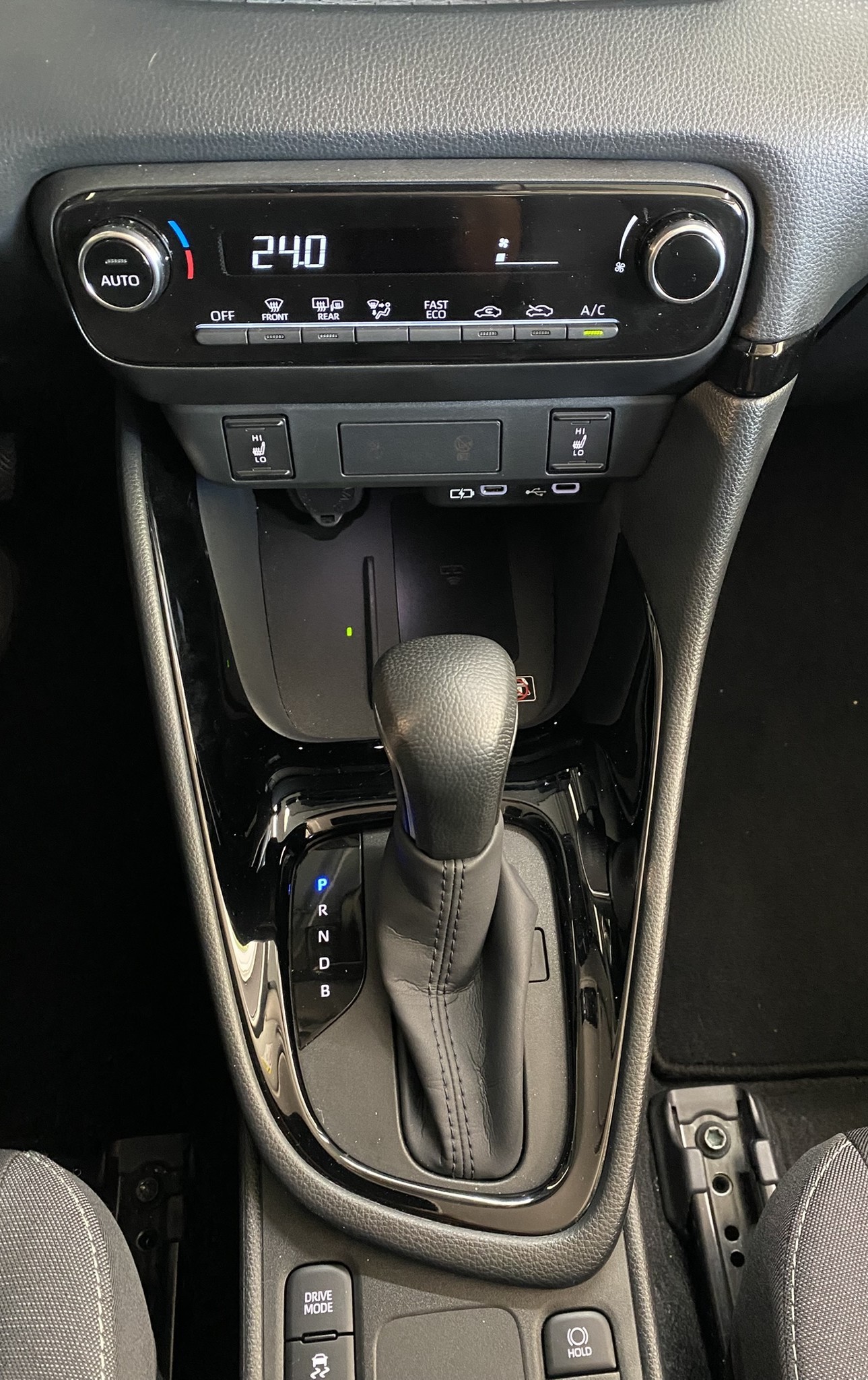 TOYOTA Yaris 1.5 Trend e-CVT-image-24