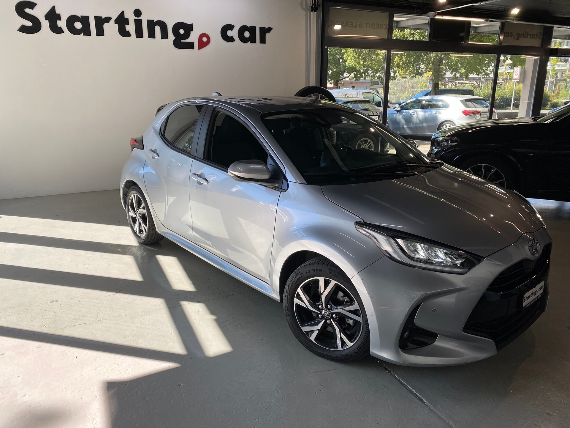 TOYOTA Yaris 1.5 Trend e-CVT-image-0