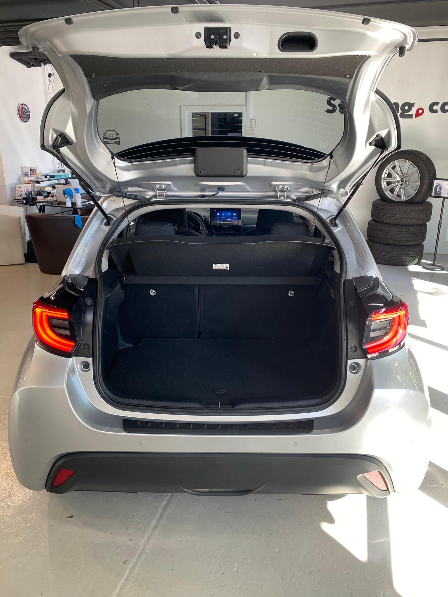 TOYOTA Yaris 1.5 Trend e-CVT-image-10