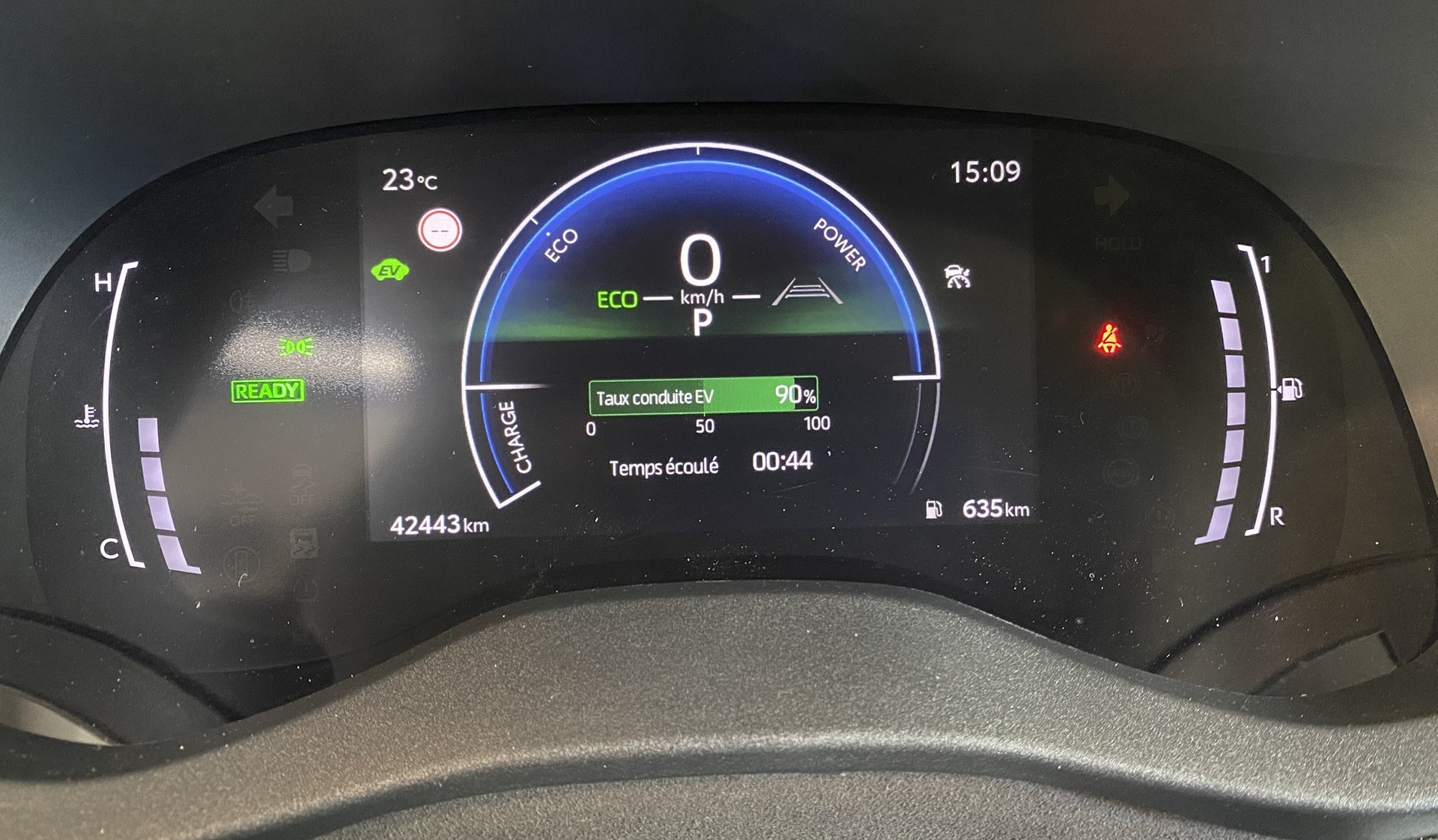 TOYOTA Yaris 1.5 Trend e-CVT-image-23