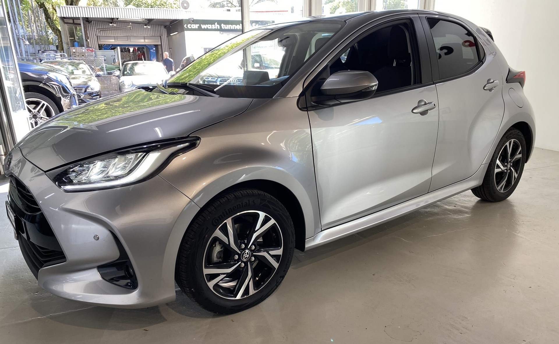 TOYOTA Yaris 1.5 Trend e-CVT-image-5