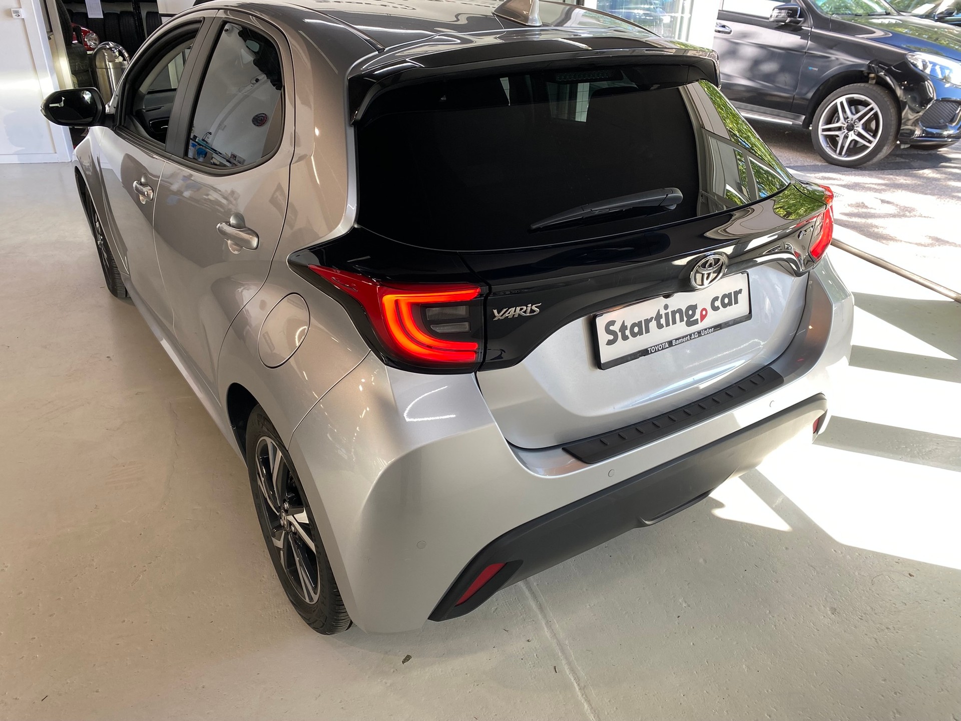 TOYOTA Yaris 1.5 Trend e-CVT-image-8