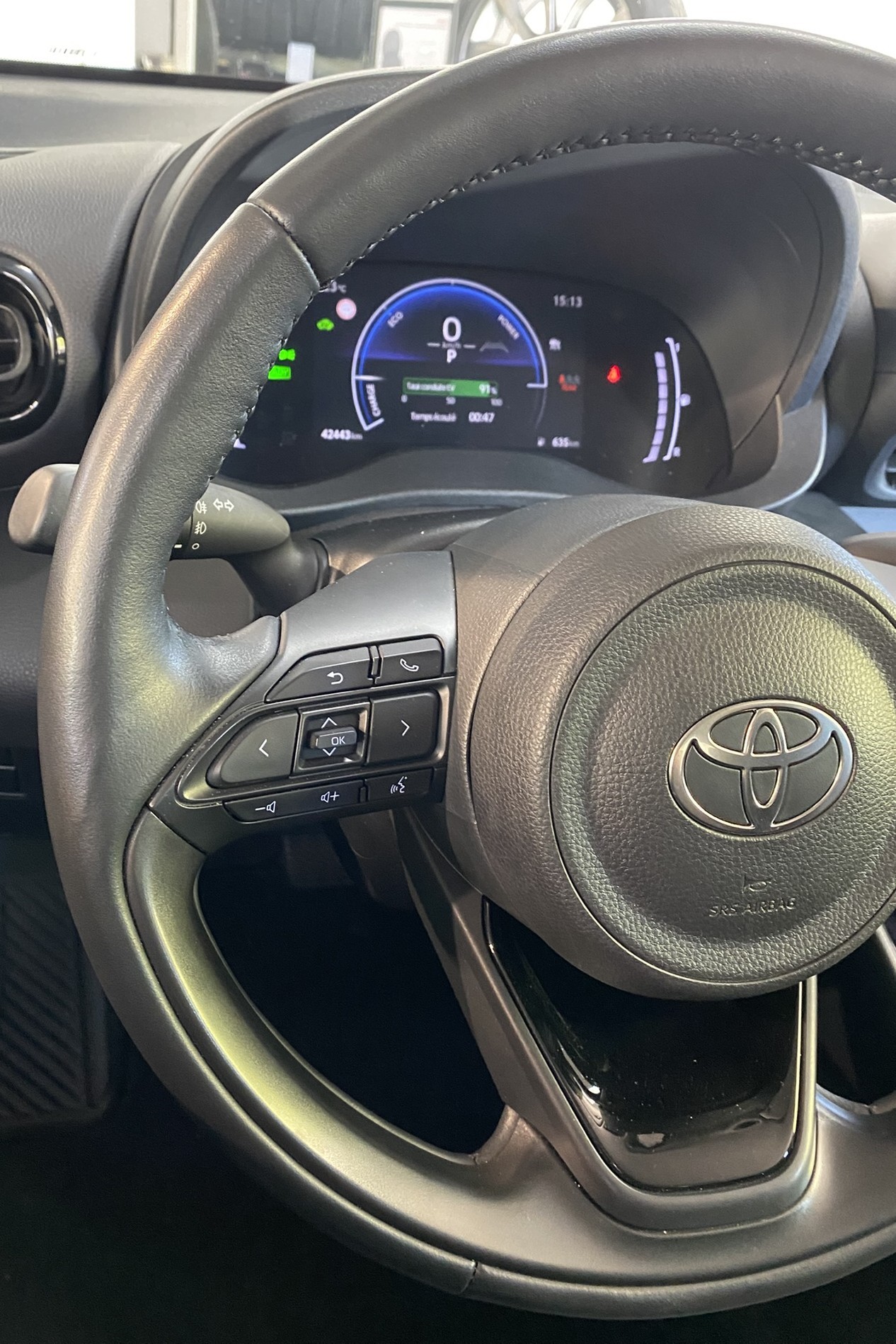 TOYOTA Yaris 1.5 Trend e-CVT-image-21