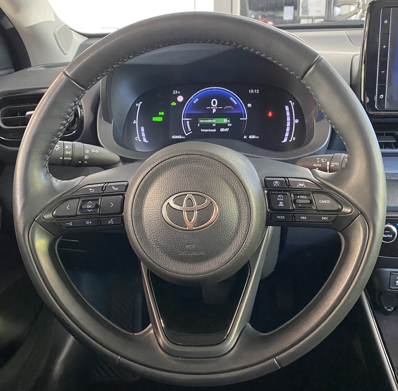 TOYOTA Yaris 1.5 Trend e-CVT-image-19