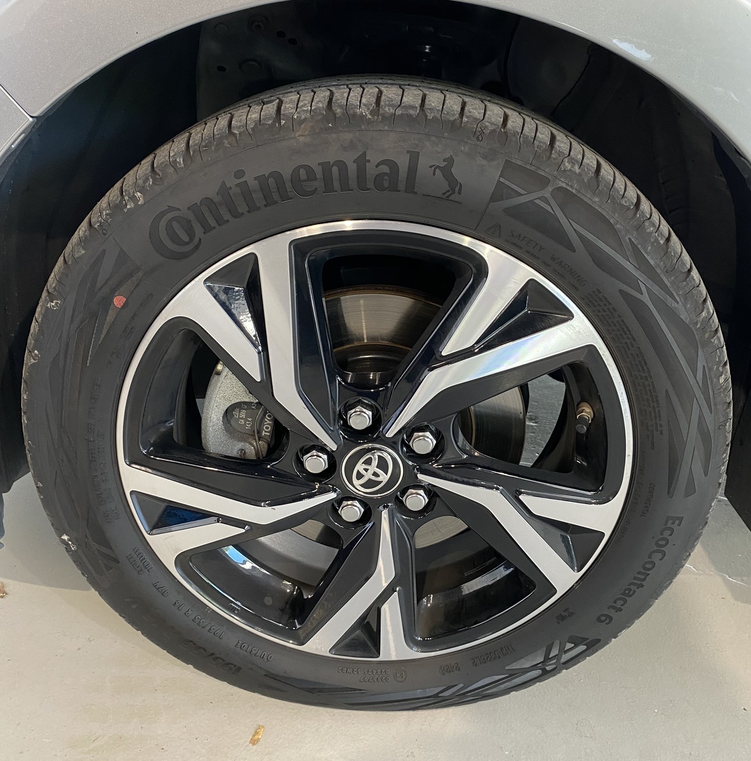 TOYOTA Yaris 1.5 Trend e-CVT-image-30