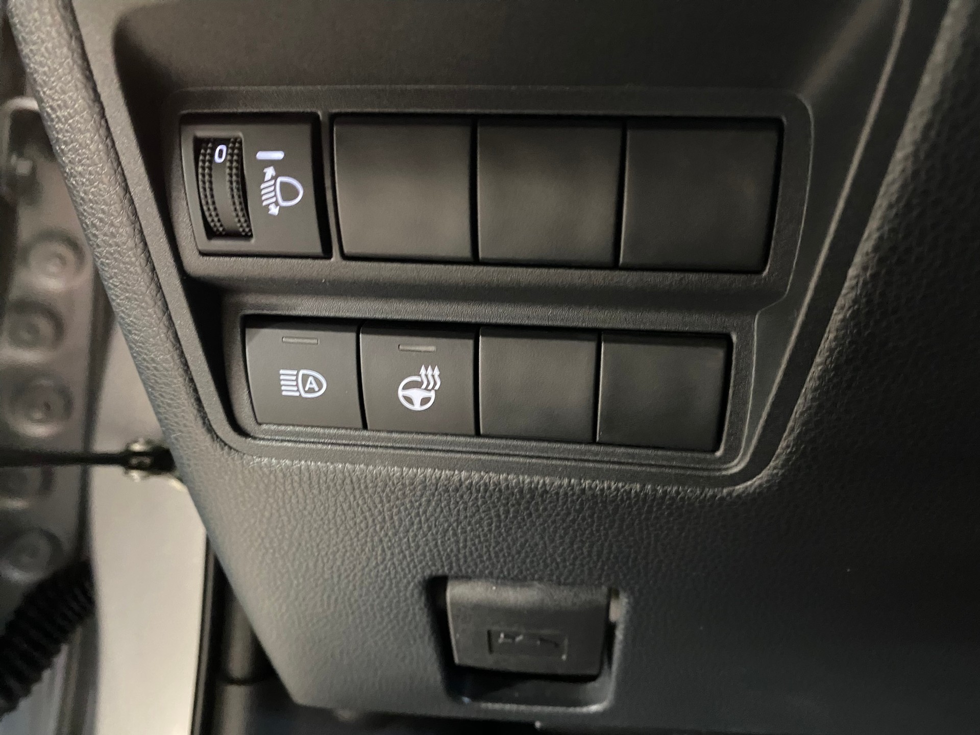 TOYOTA Yaris 1.5 Trend e-CVT-image-22