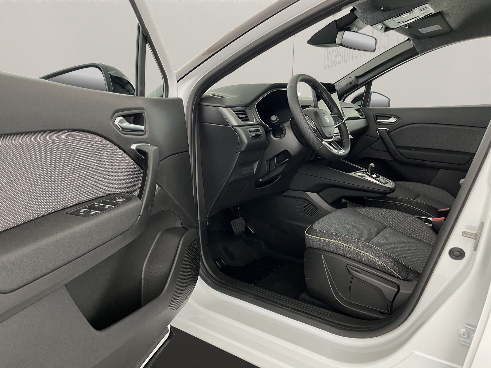 RENAULT Captur 1.8 E-Tech techno-image-6