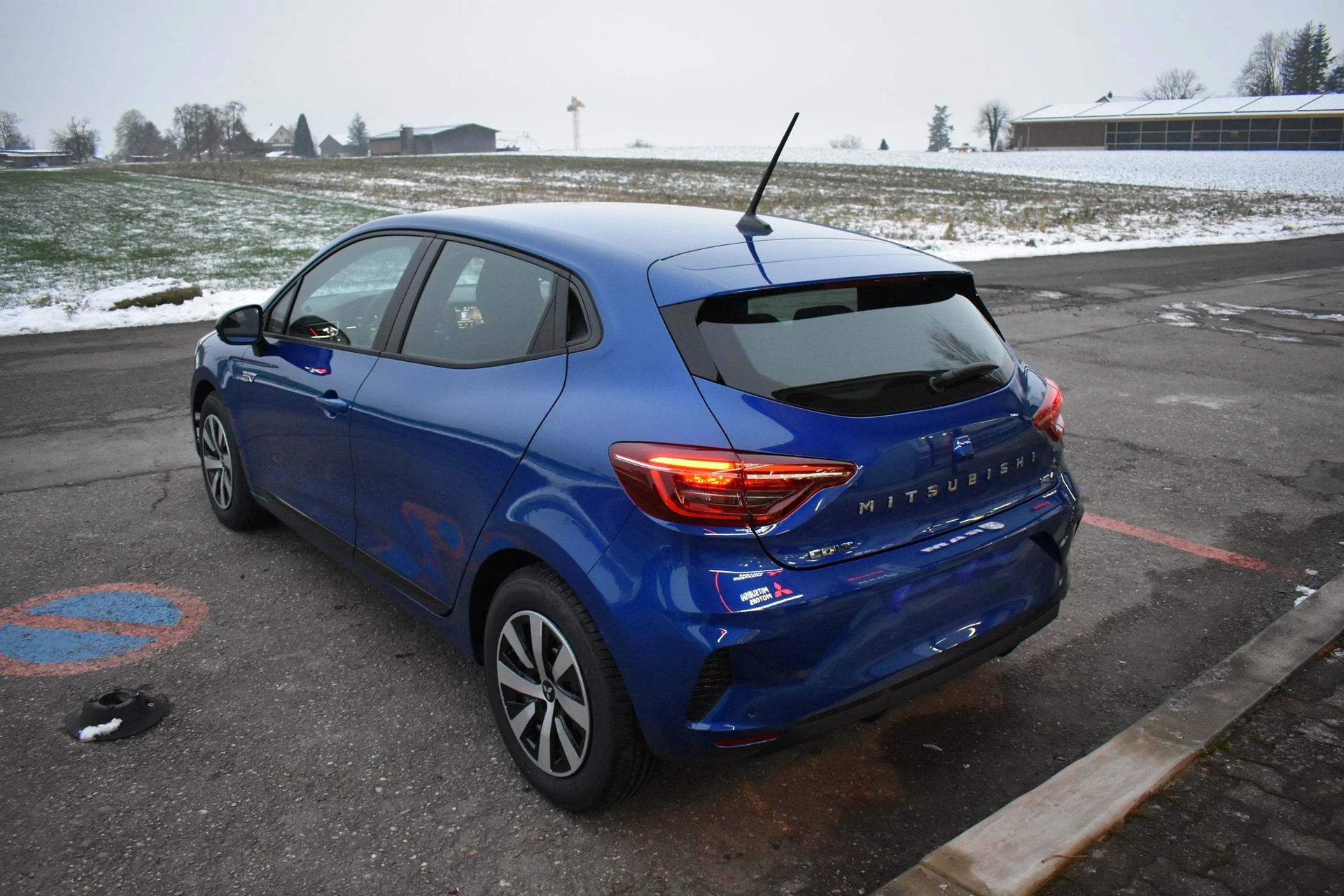 MITSUBISHI COLT 1.6 HEV Invite-image-3