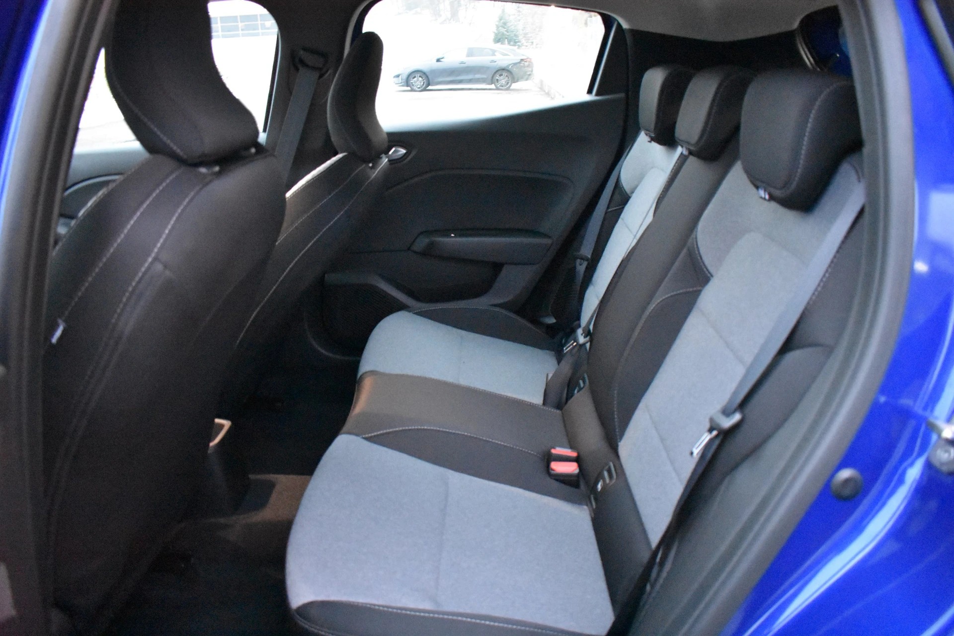 MITSUBISHI COLT 1.6 HEV Invite-image-9