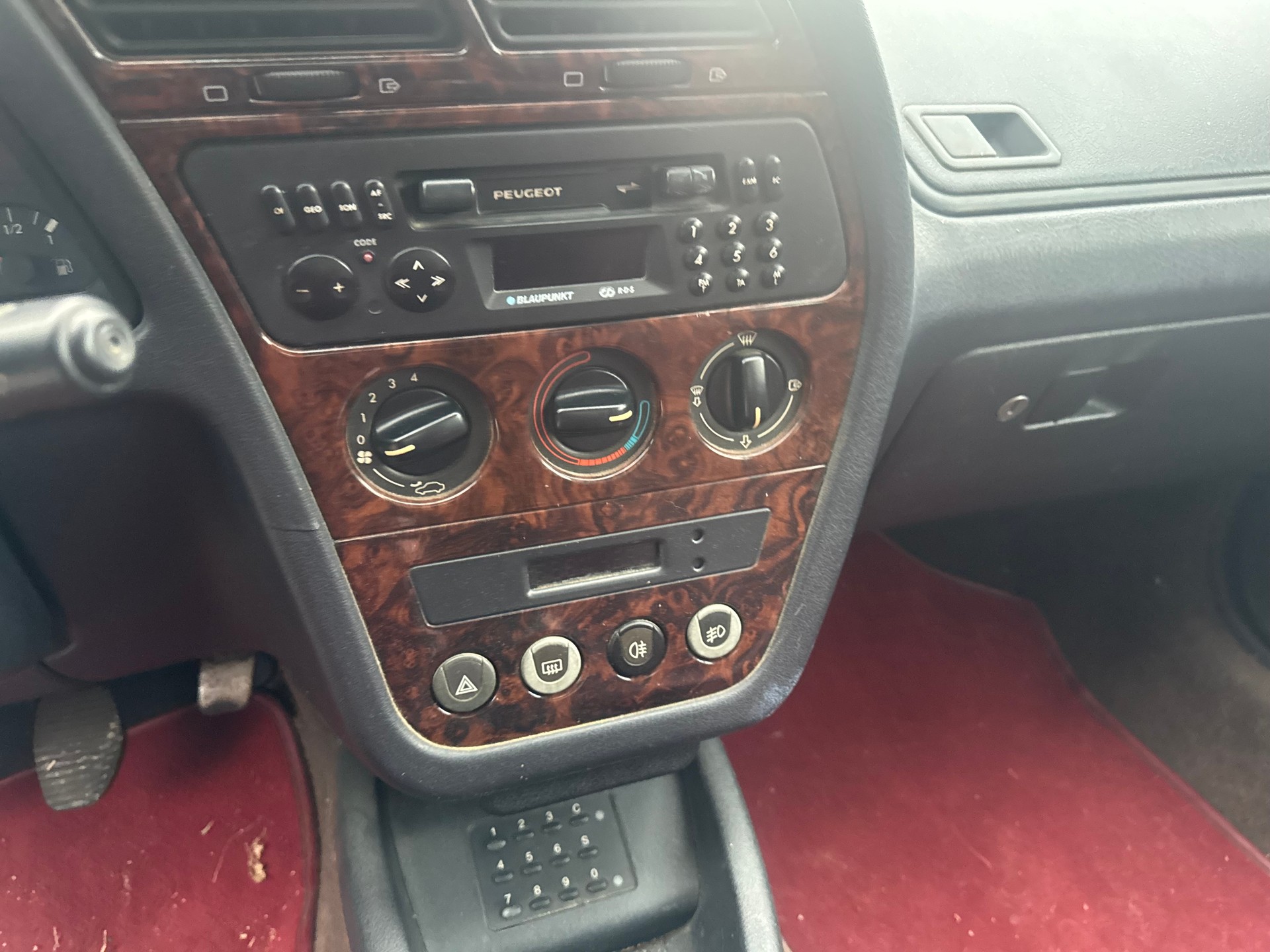 PEUGEOT 306 Cabrio 2.0 Swiss-image-8