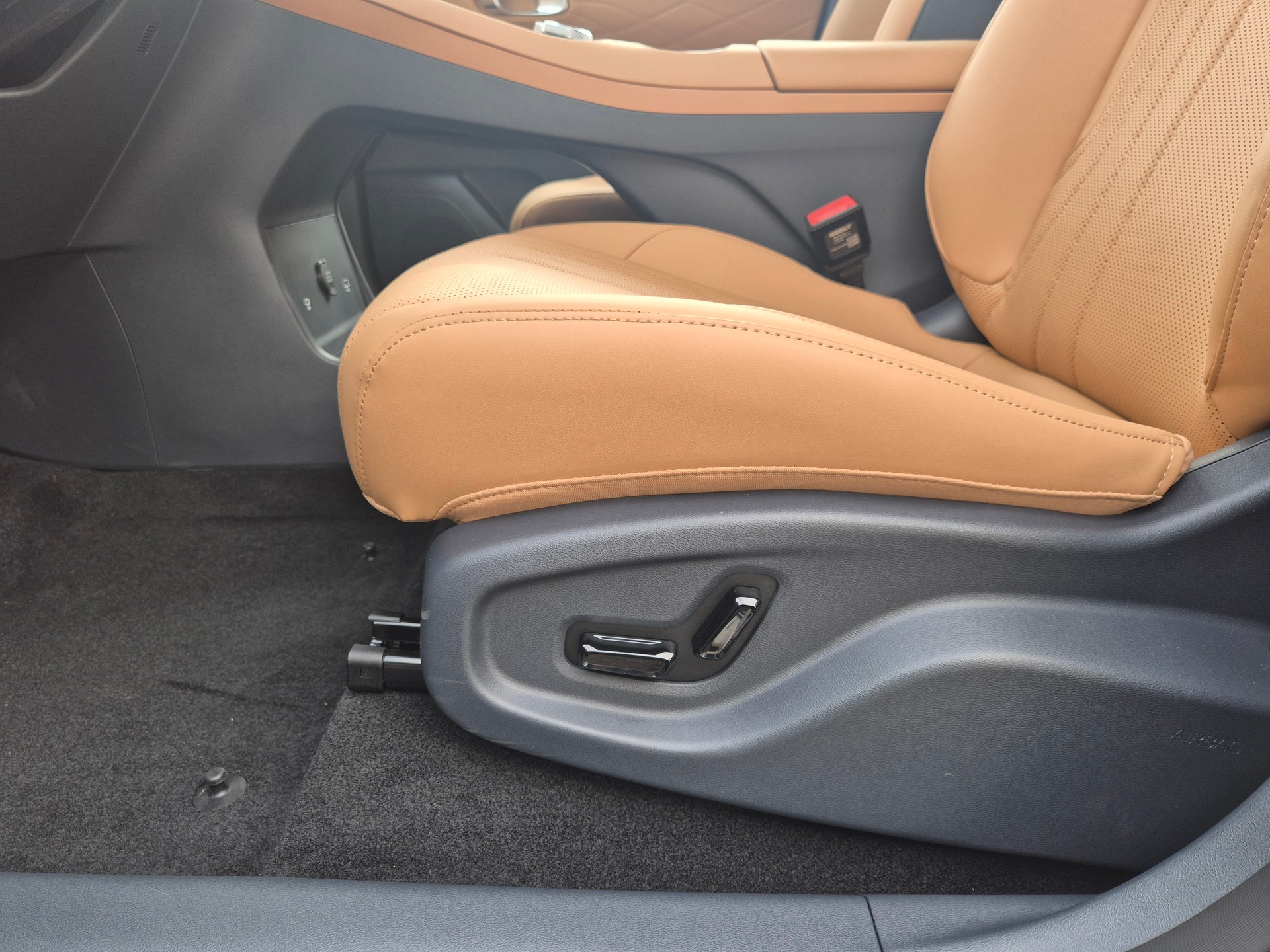 GEELY STARRAY EM-i Max Plug in Hybrid 29.8kW Akku-image-13