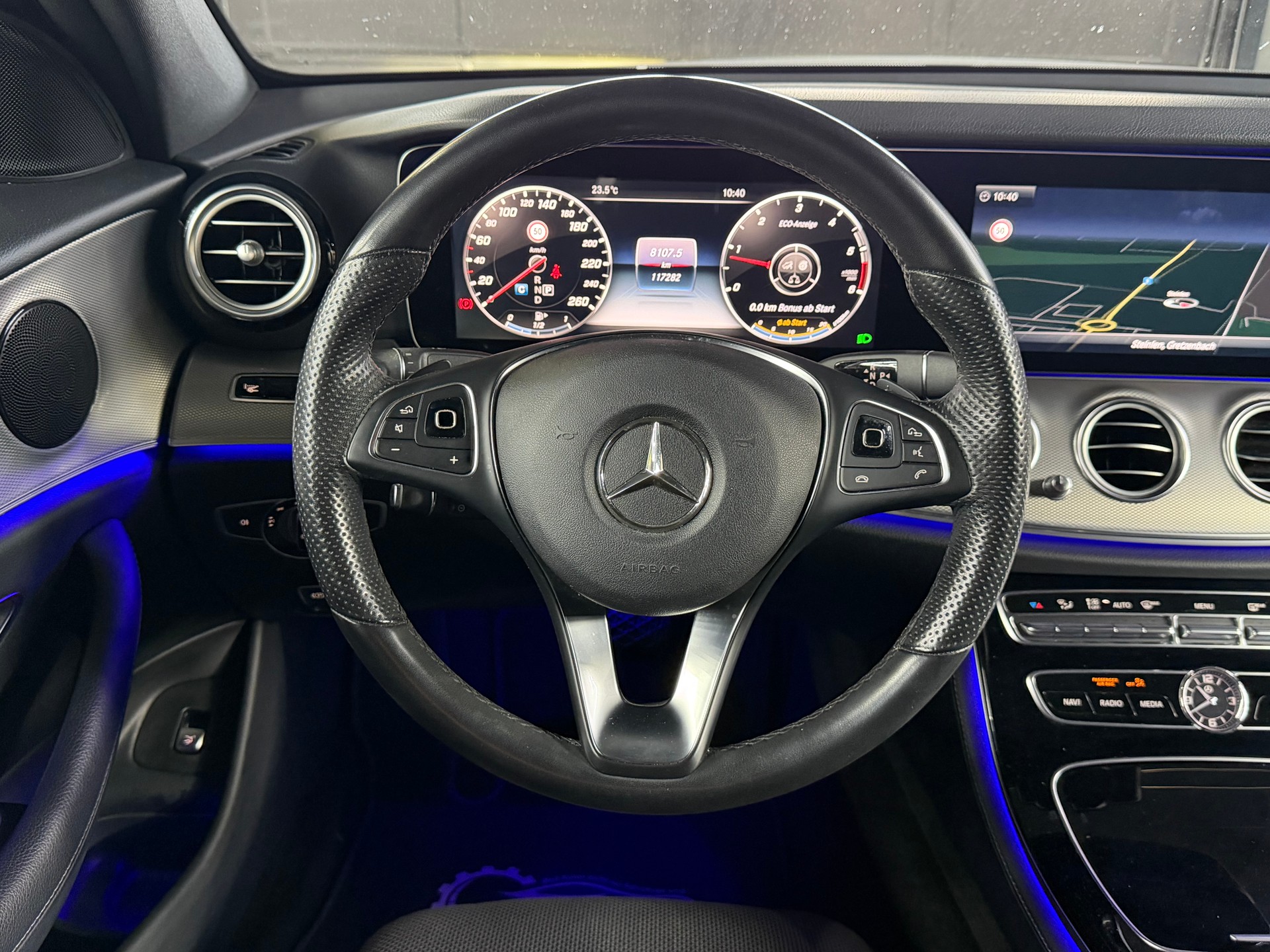 MERCEDES-BENZ E 220 d Avantgarde 9G-Tronic-image-13