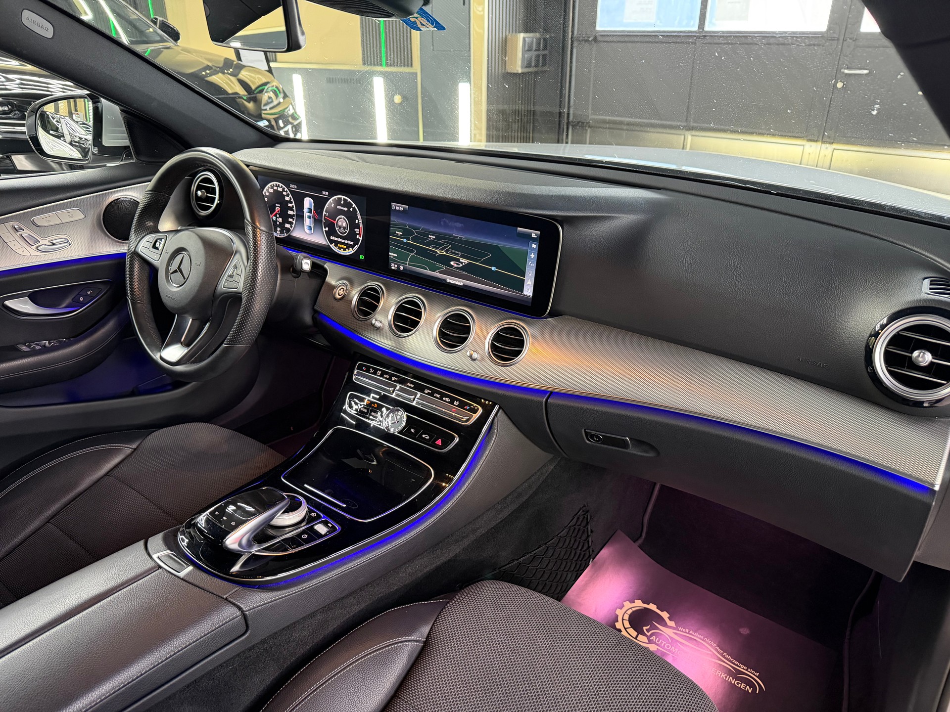 MERCEDES-BENZ E 220 d Avantgarde 9G-Tronic-image-10