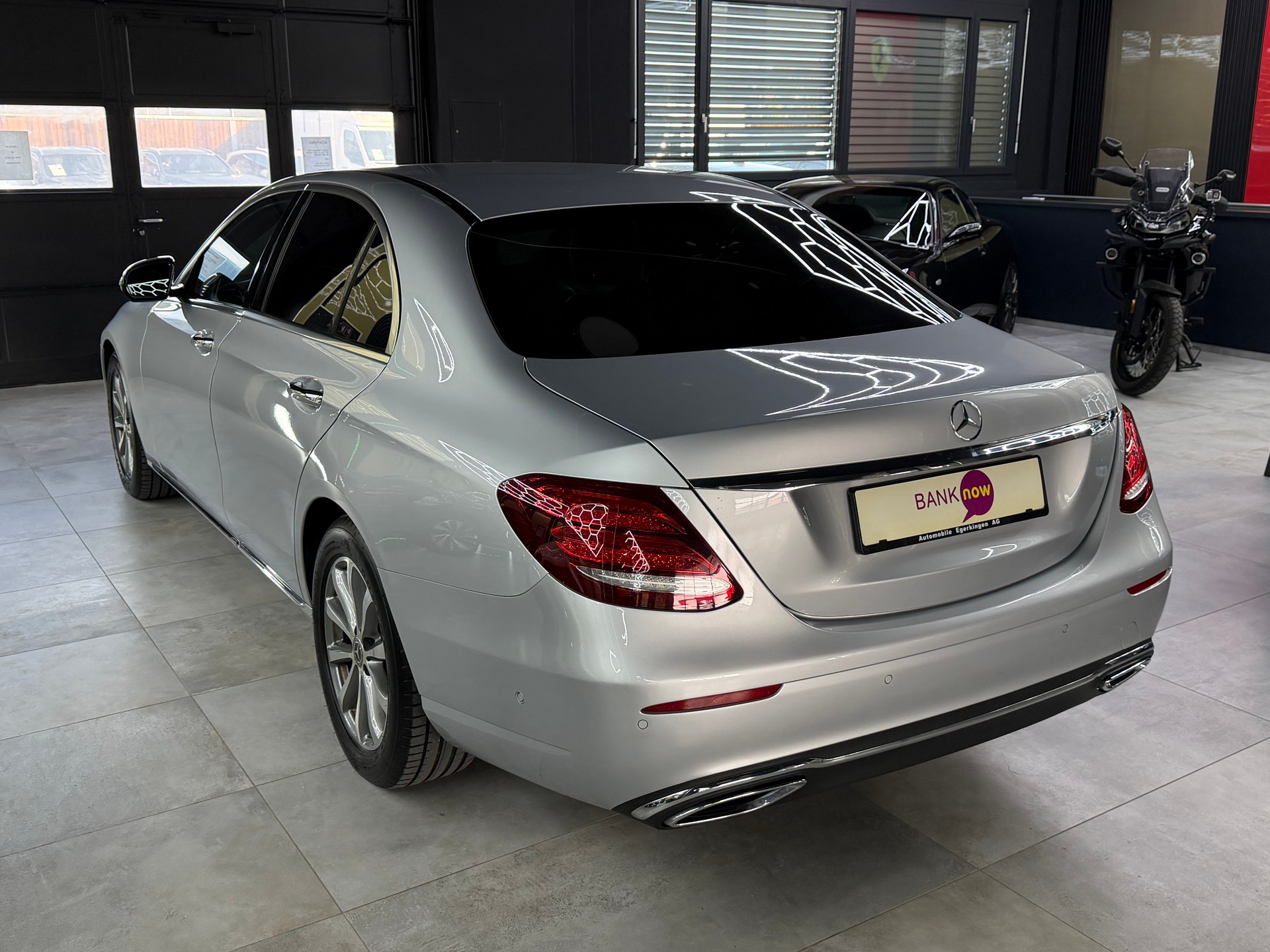 MERCEDES-BENZ E 220 d Avantgarde 9G-Tronic-image-6