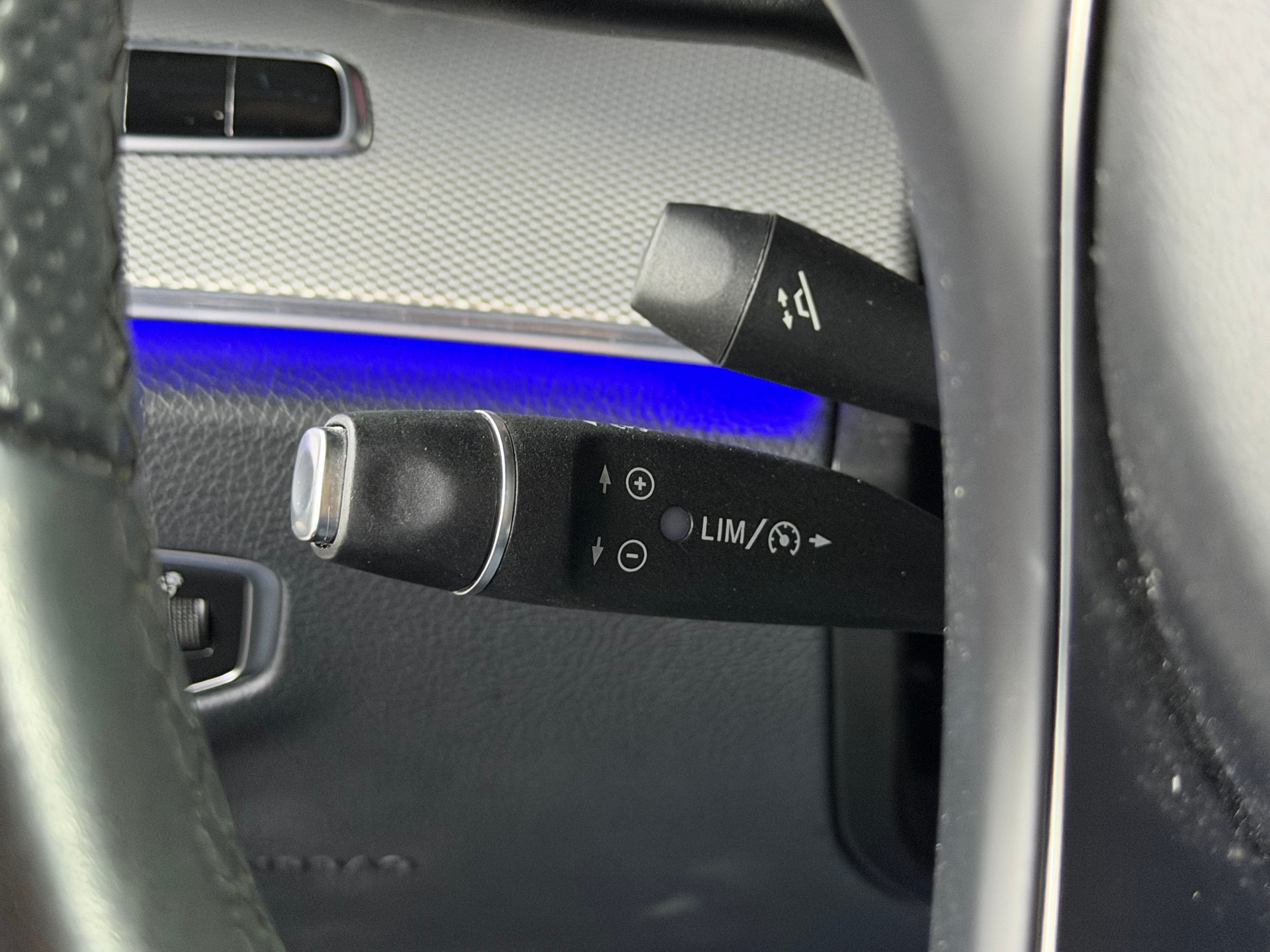 MERCEDES-BENZ E 220 d Avantgarde 9G-Tronic-image-20