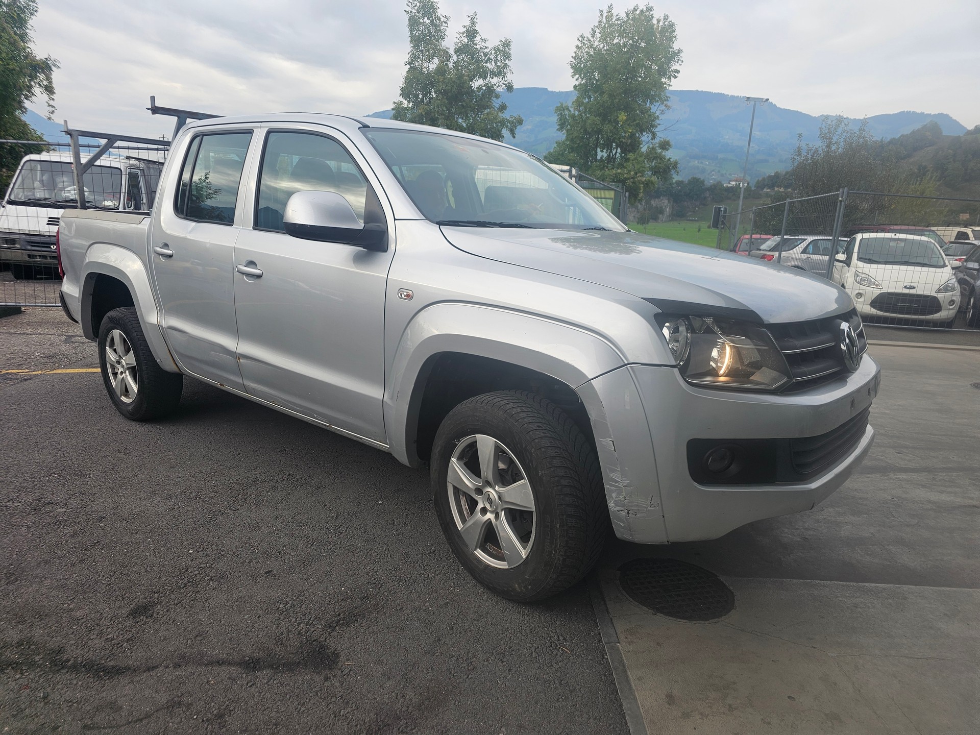 VW Amarok 2.0 BiTDI Trendline 4Motion-image-1