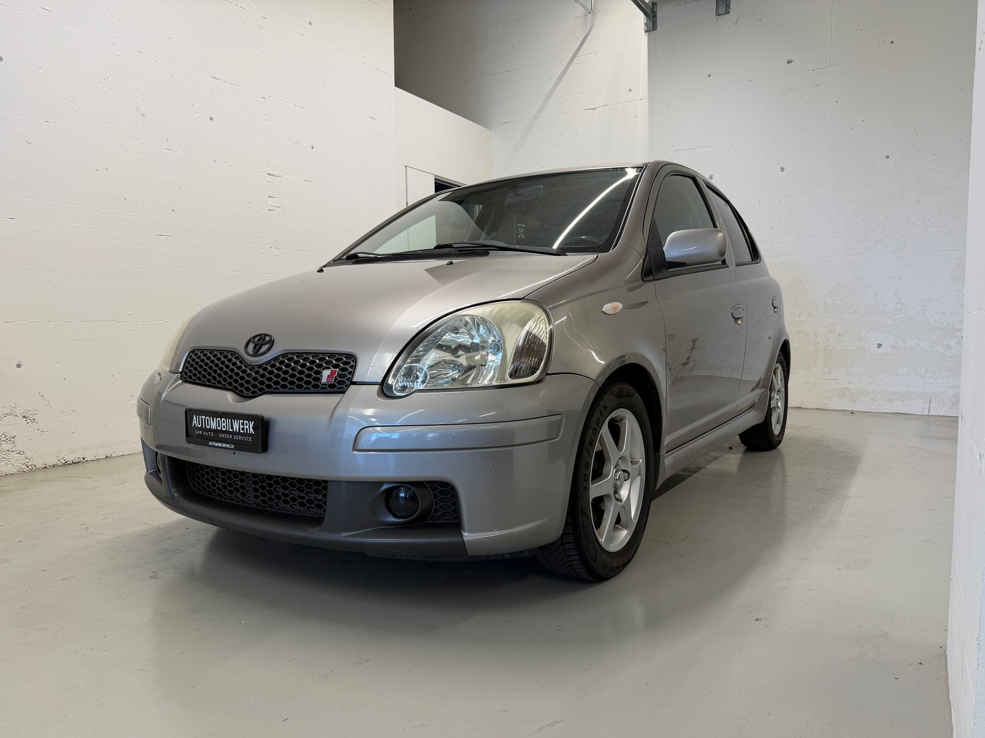 TOYOTA Yaris 1.5 TS-image-1