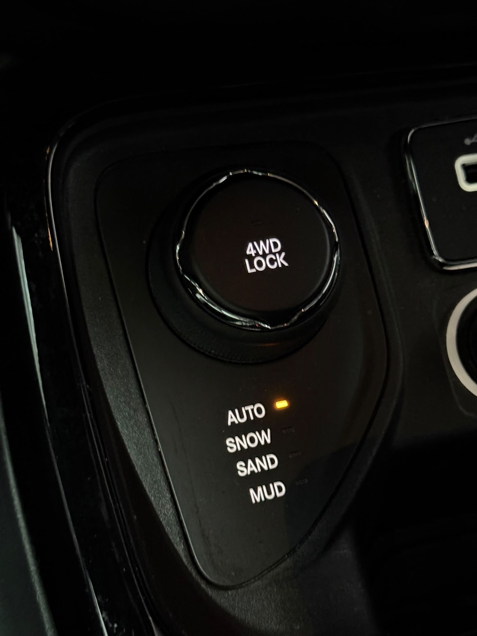 JEEP Compass 1.4 Turbo Limited AWD 9ATX-image-17