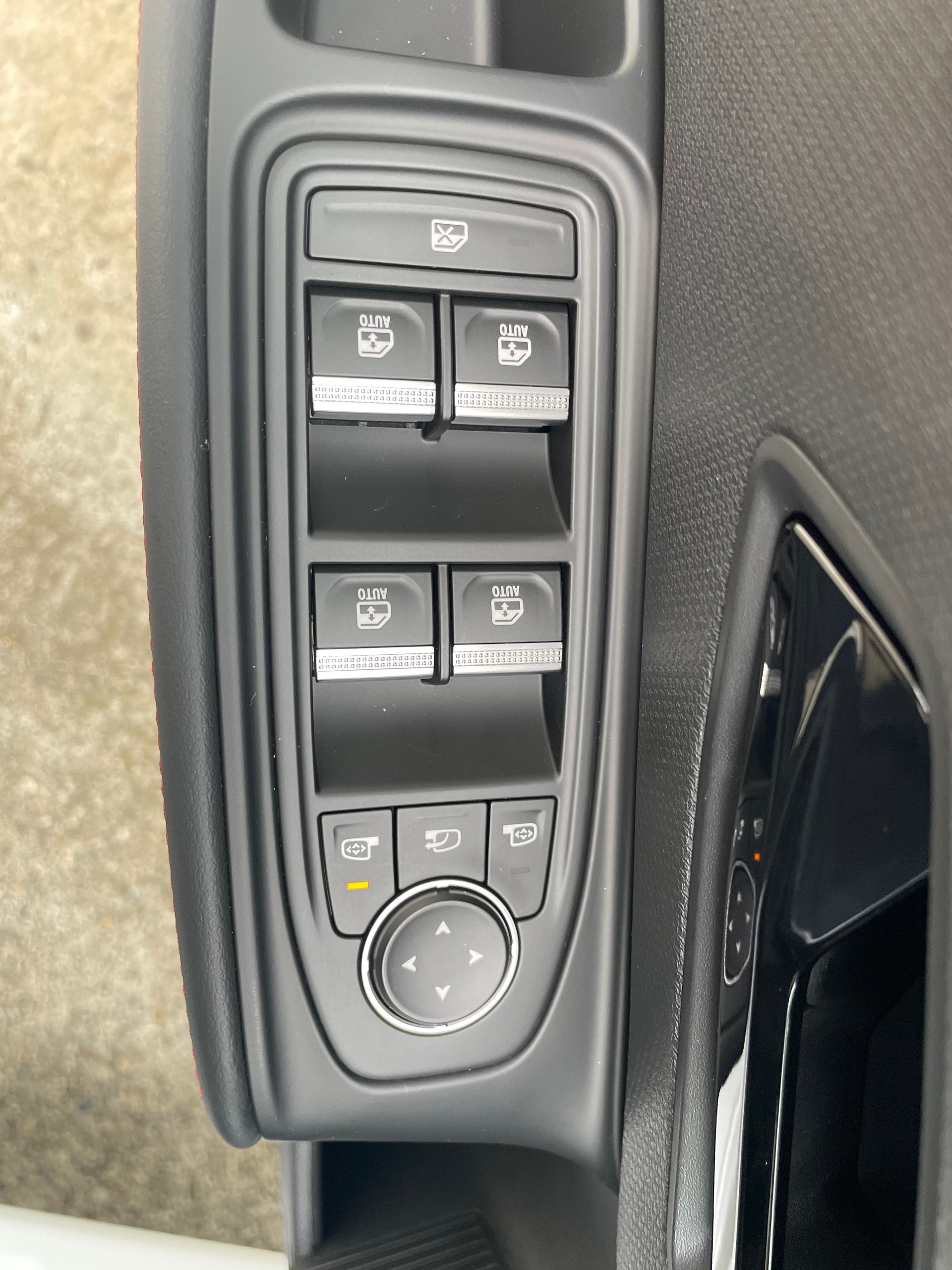 RENAULT Clio 1.8 E-Tech Techno-image-11