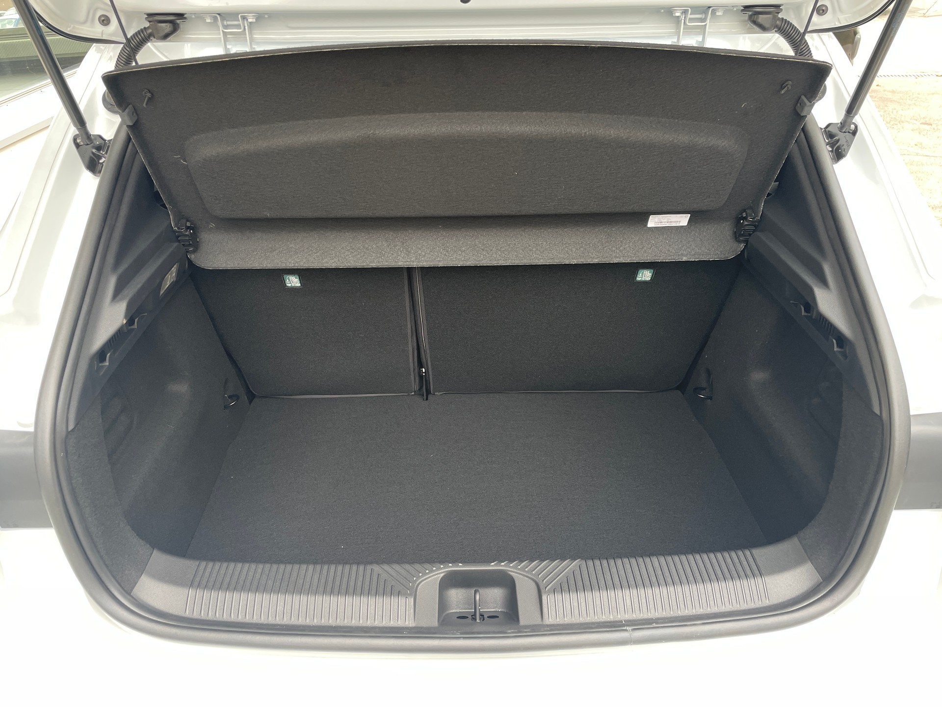 RENAULT Clio 1.8 E-Tech Techno-image-6