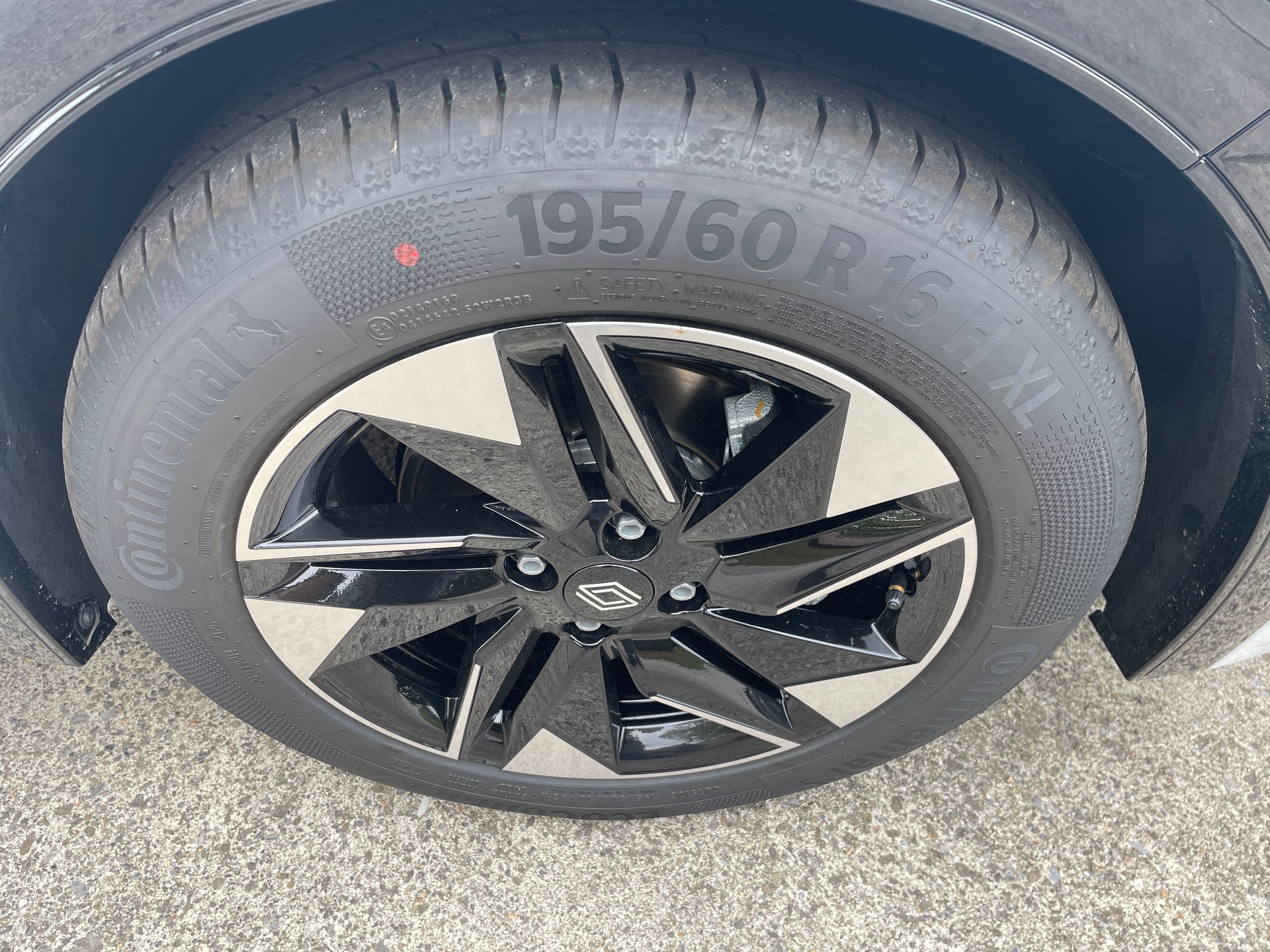 RENAULT Clio 1.8 E-Tech Techno-image-8