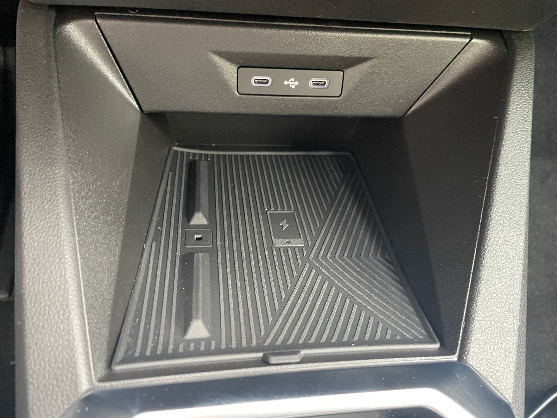 RENAULT Clio 1.8 E-Tech Techno-image-9