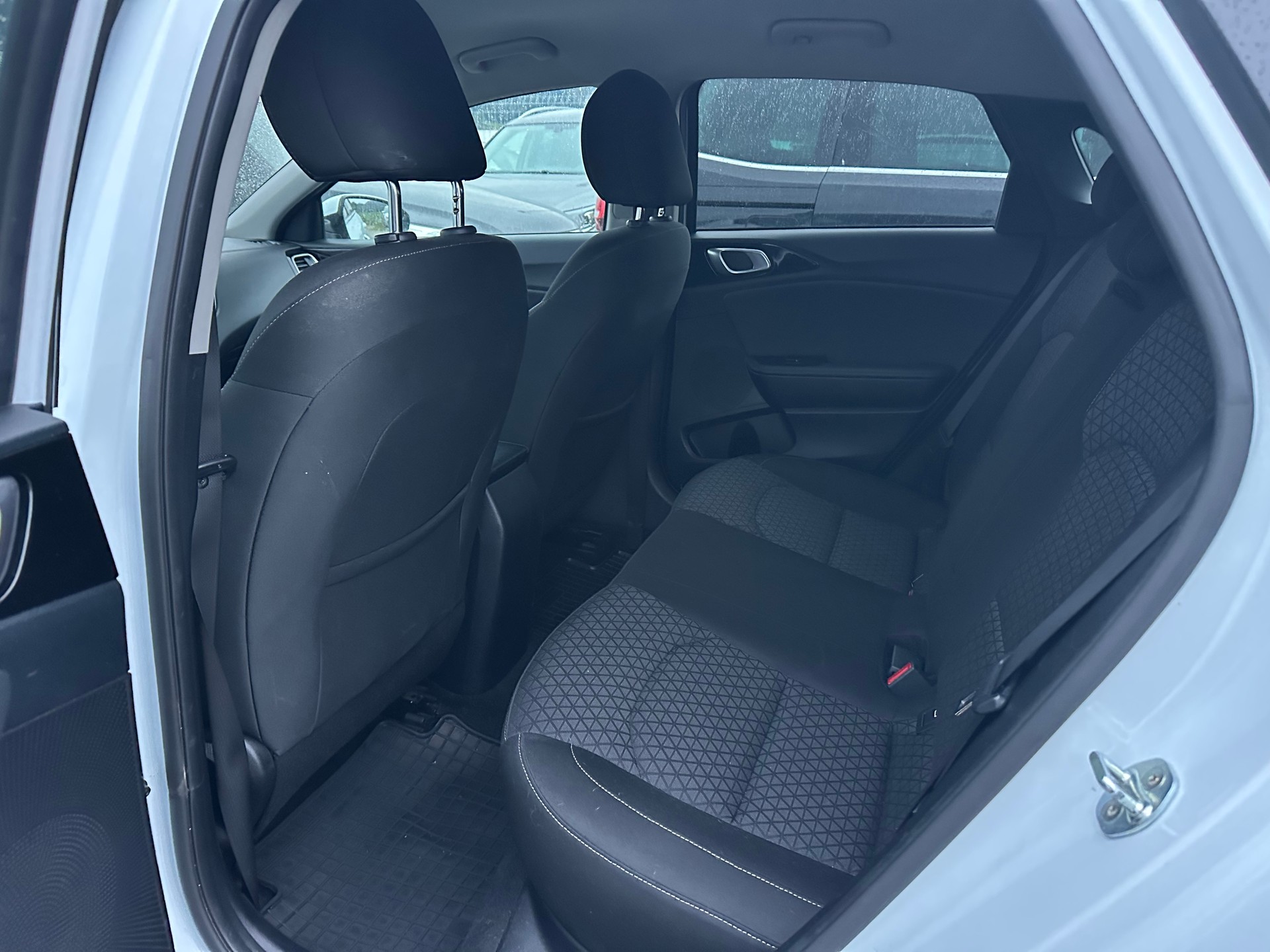 KIA CEED-image-9