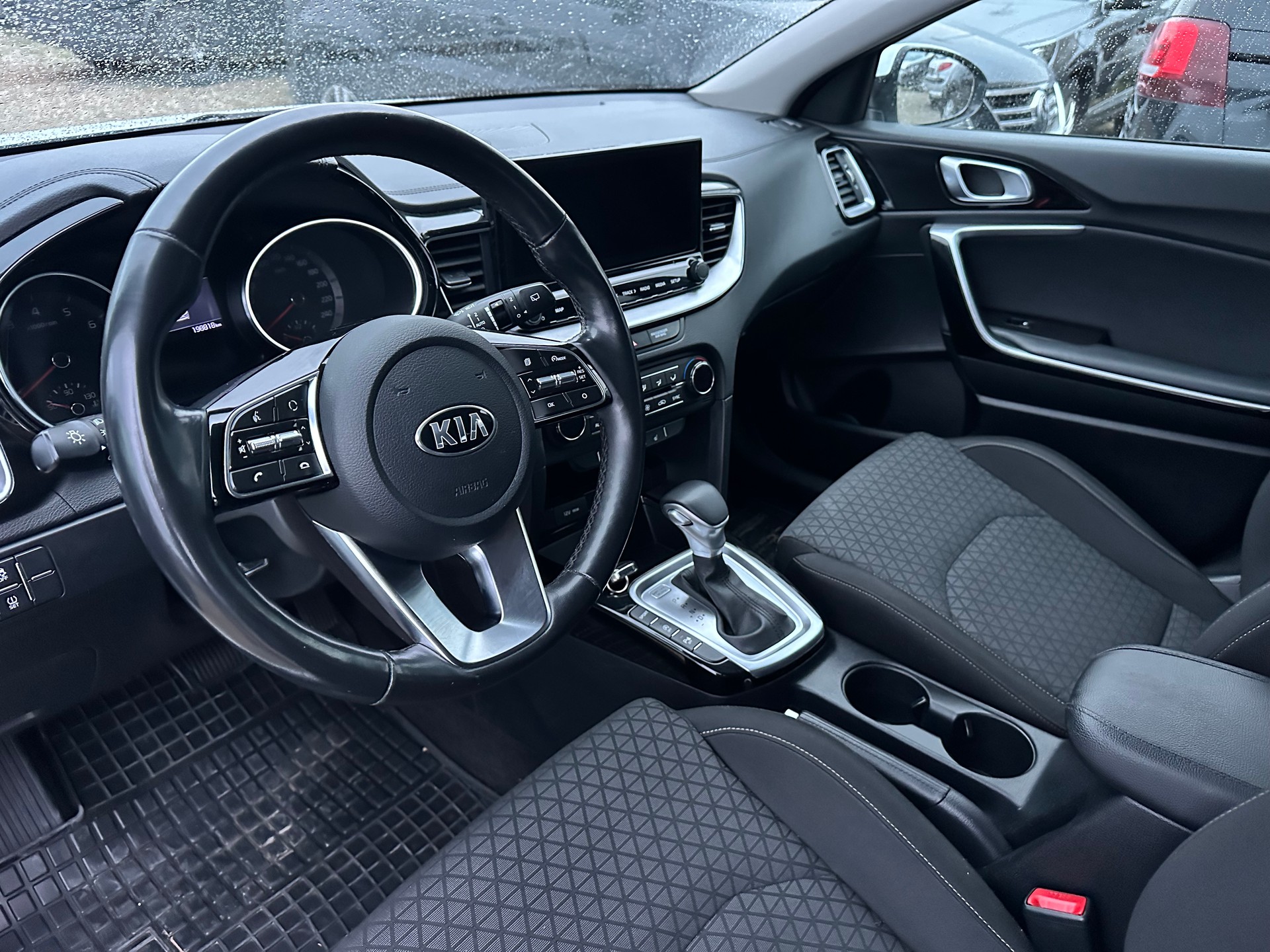 KIA CEED-image-8
