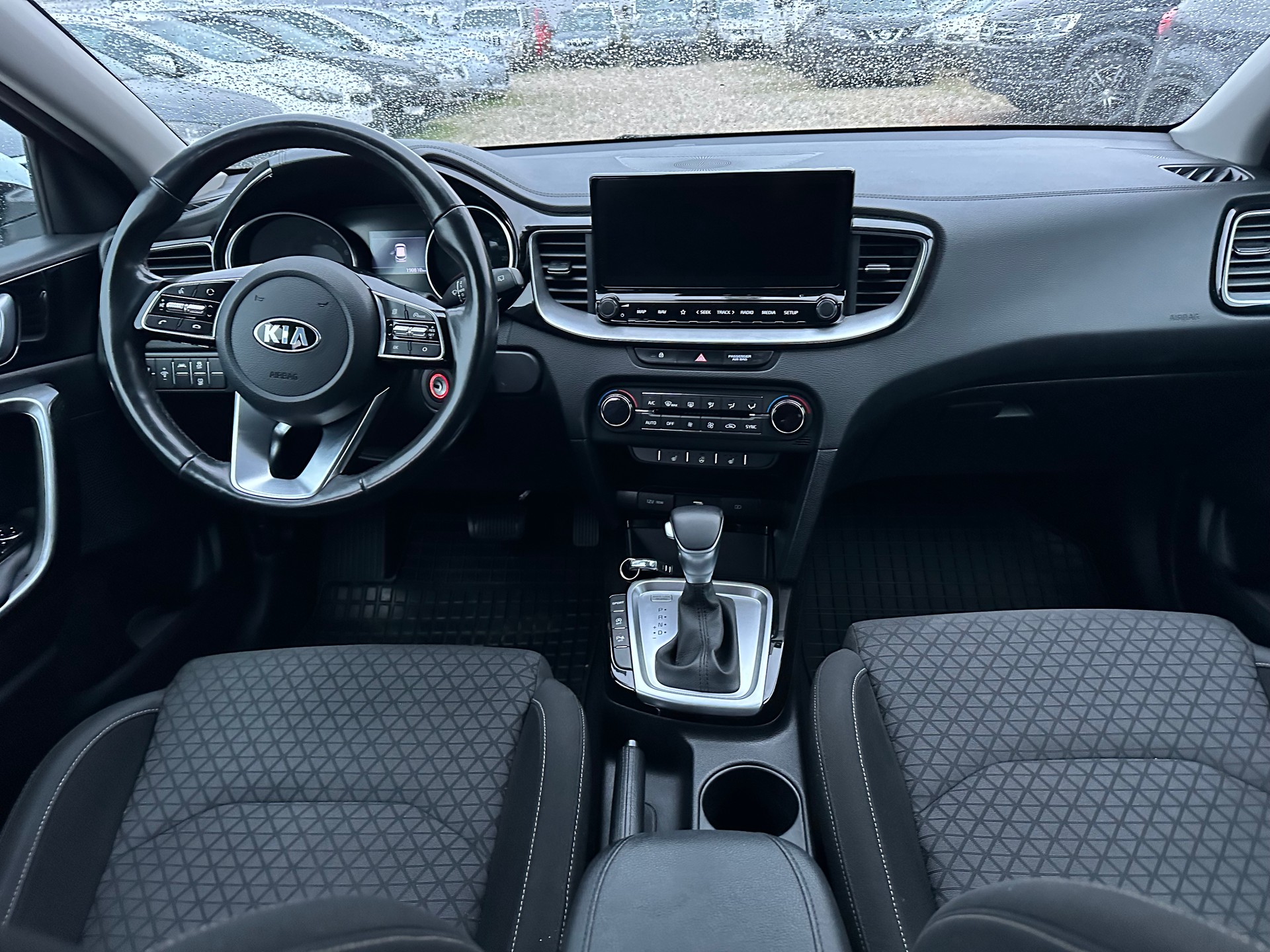 KIA CEED-image-10