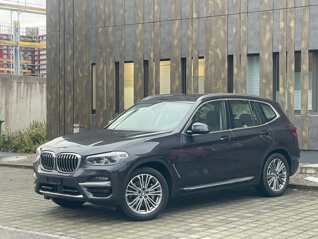 BMW X3 xDrive 30e Luxury Line-image-2