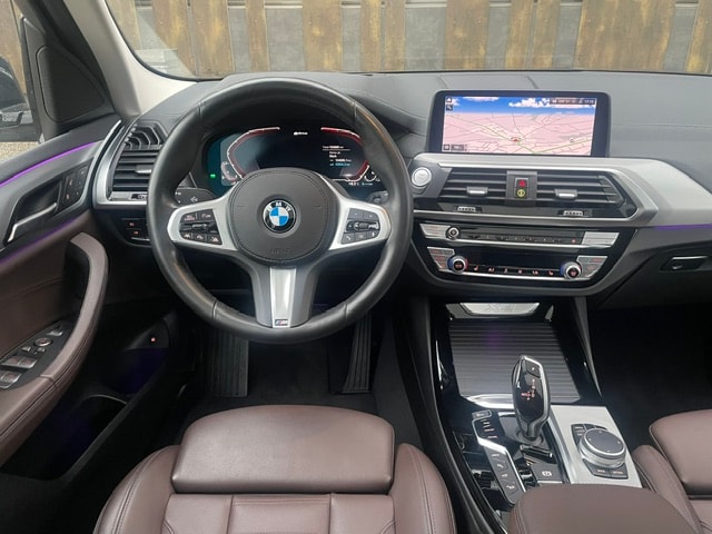 BMW X3 xDrive 30e Luxury Line-image-17