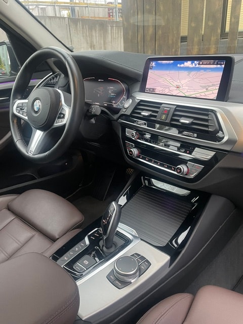 BMW X3 xDrive 30e Luxury Line-image-21