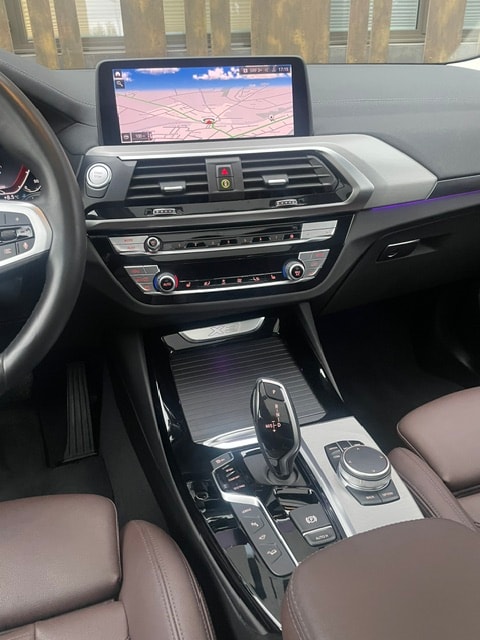 BMW X3 xDrive 30e Luxury Line-image-19