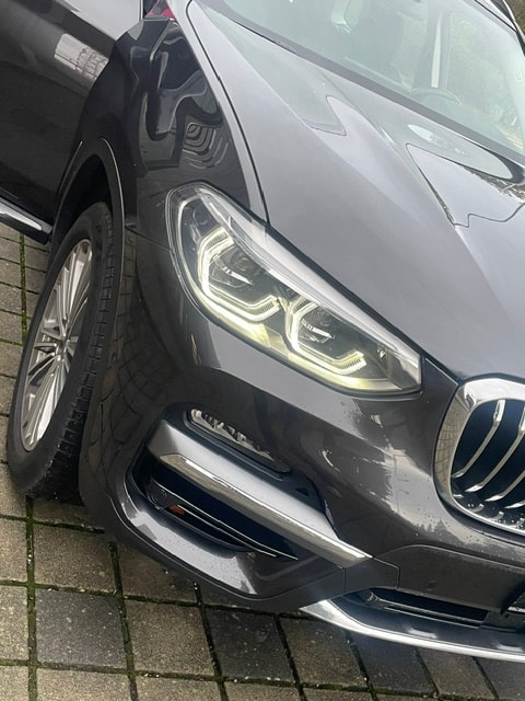 BMW X3 xDrive 30e Luxury Line-image-5
