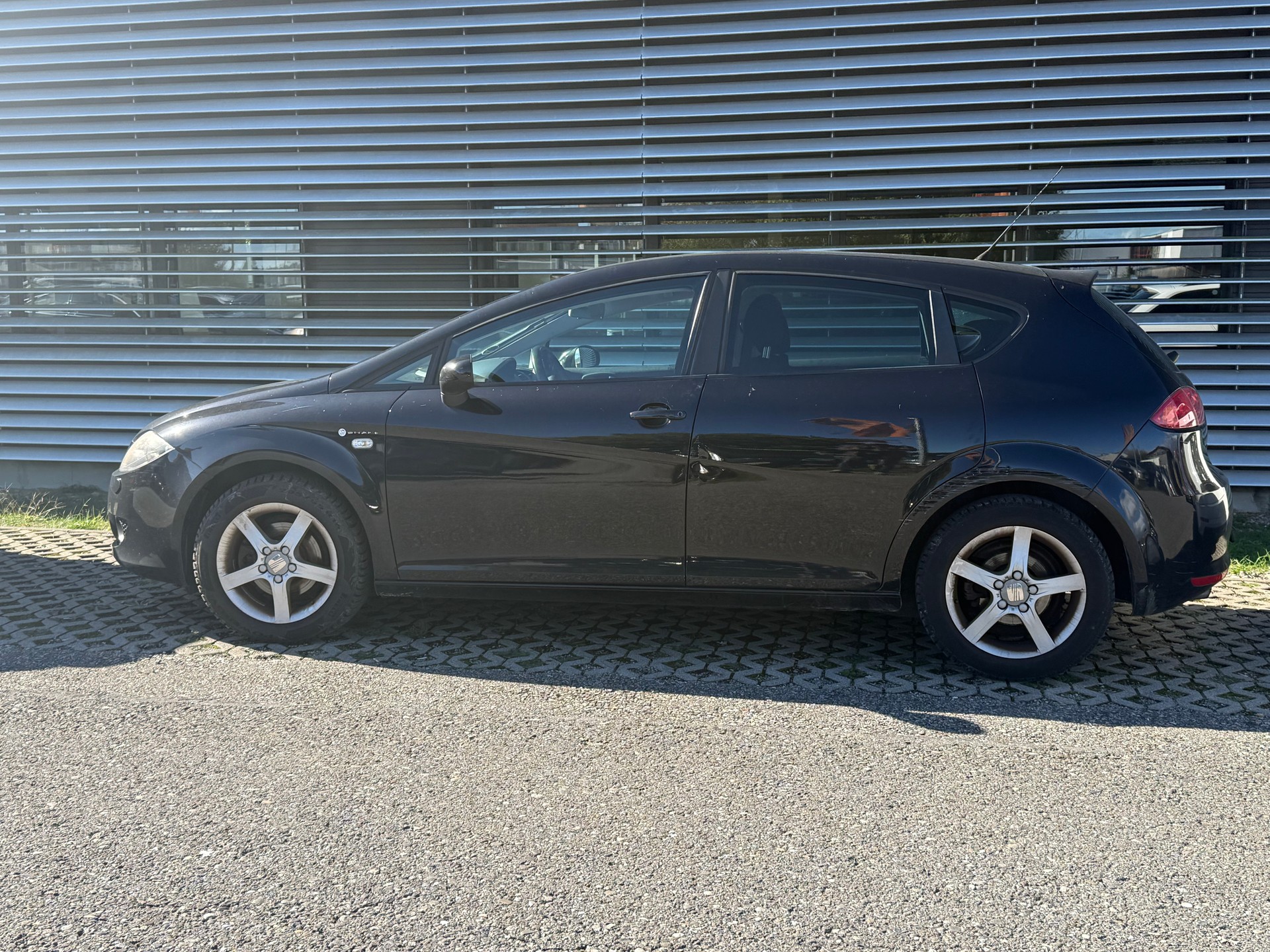 SEAT Leon 1.6 Reference-image-3