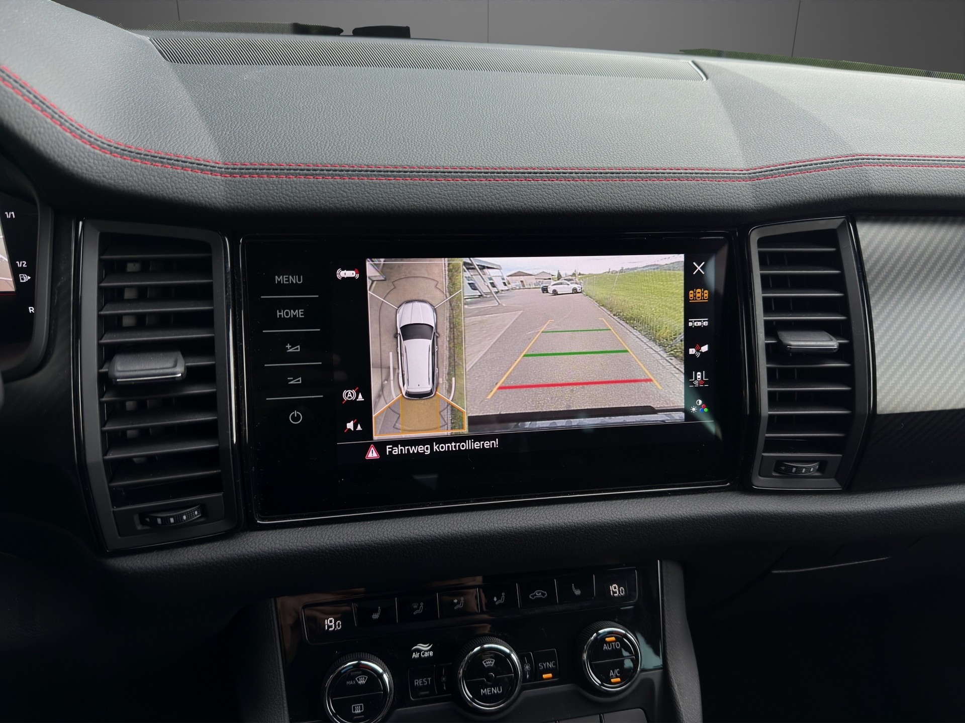 SKODA Kodiaq 2.0 TSI 4x4 RS-image-16