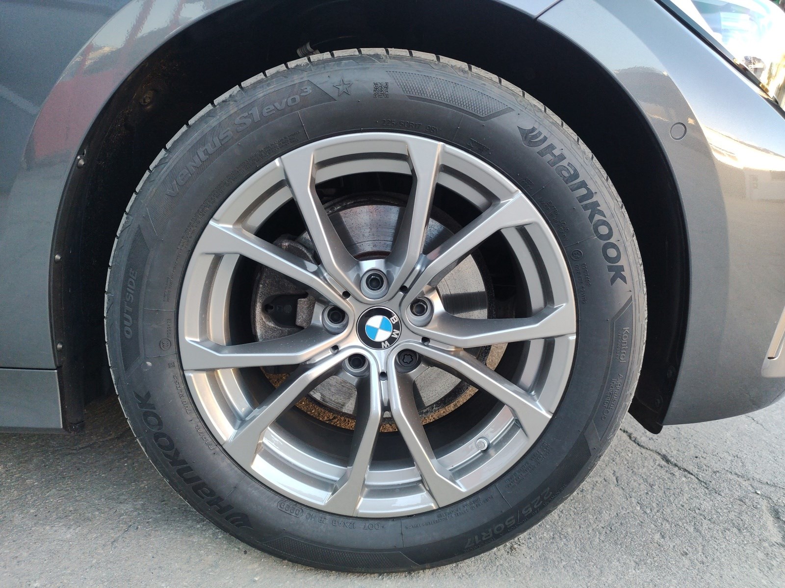 BMW 320d xDrive Touring Sport-image-15
