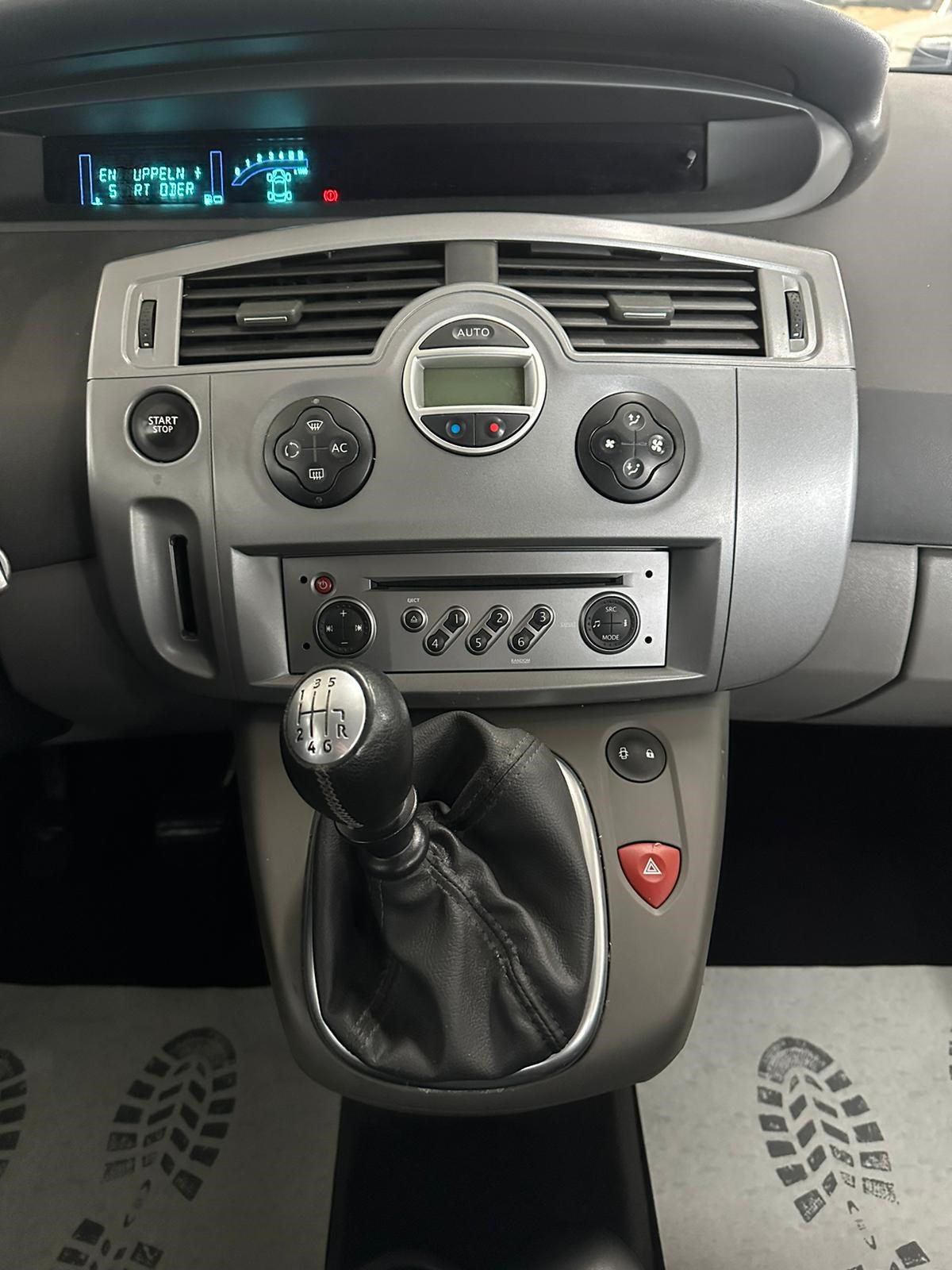 RENAULT Scénic 1.9 dCi Dynamique-image-13