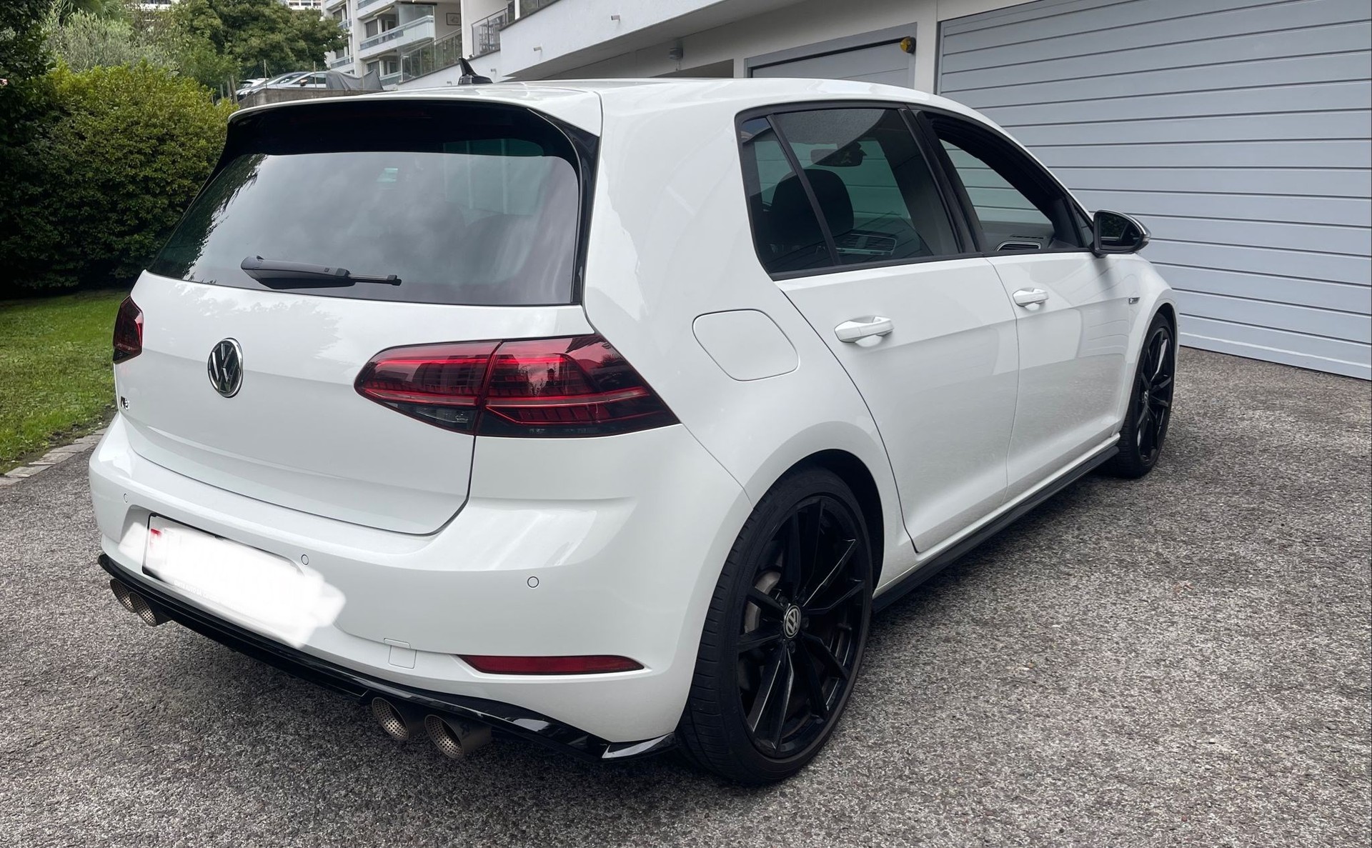 VW Golf 2.0 TSI R 4Motion DSG-image-0