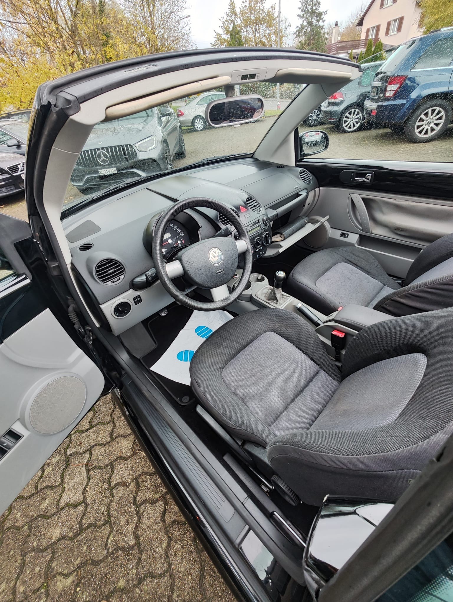 VW New Beetle Cabrio 1.6-image-9