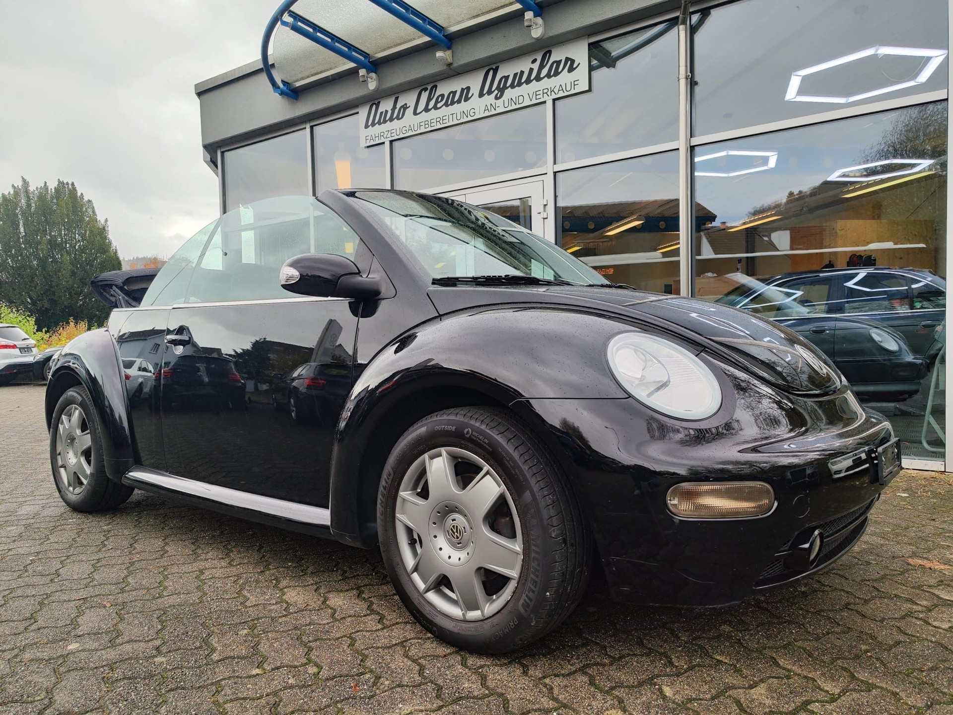 VW New Beetle Cabrio 1.6-image-1