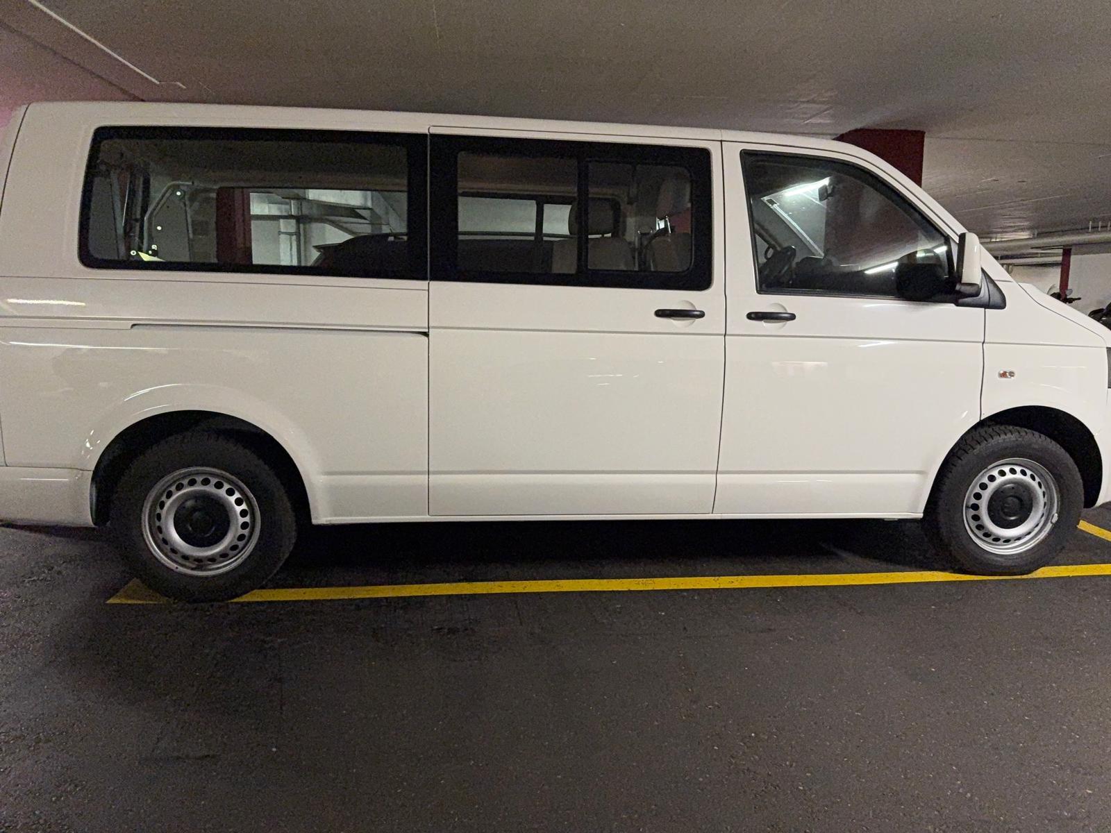 VW T5 Multivan Startline 2.5 TDI Tiptronic-image-1