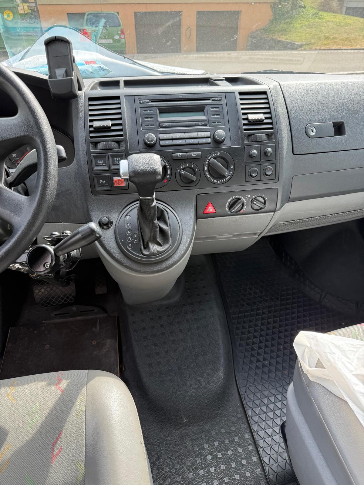 VW T5 Multivan Startline 2.5 TDI Tiptronic-image-5