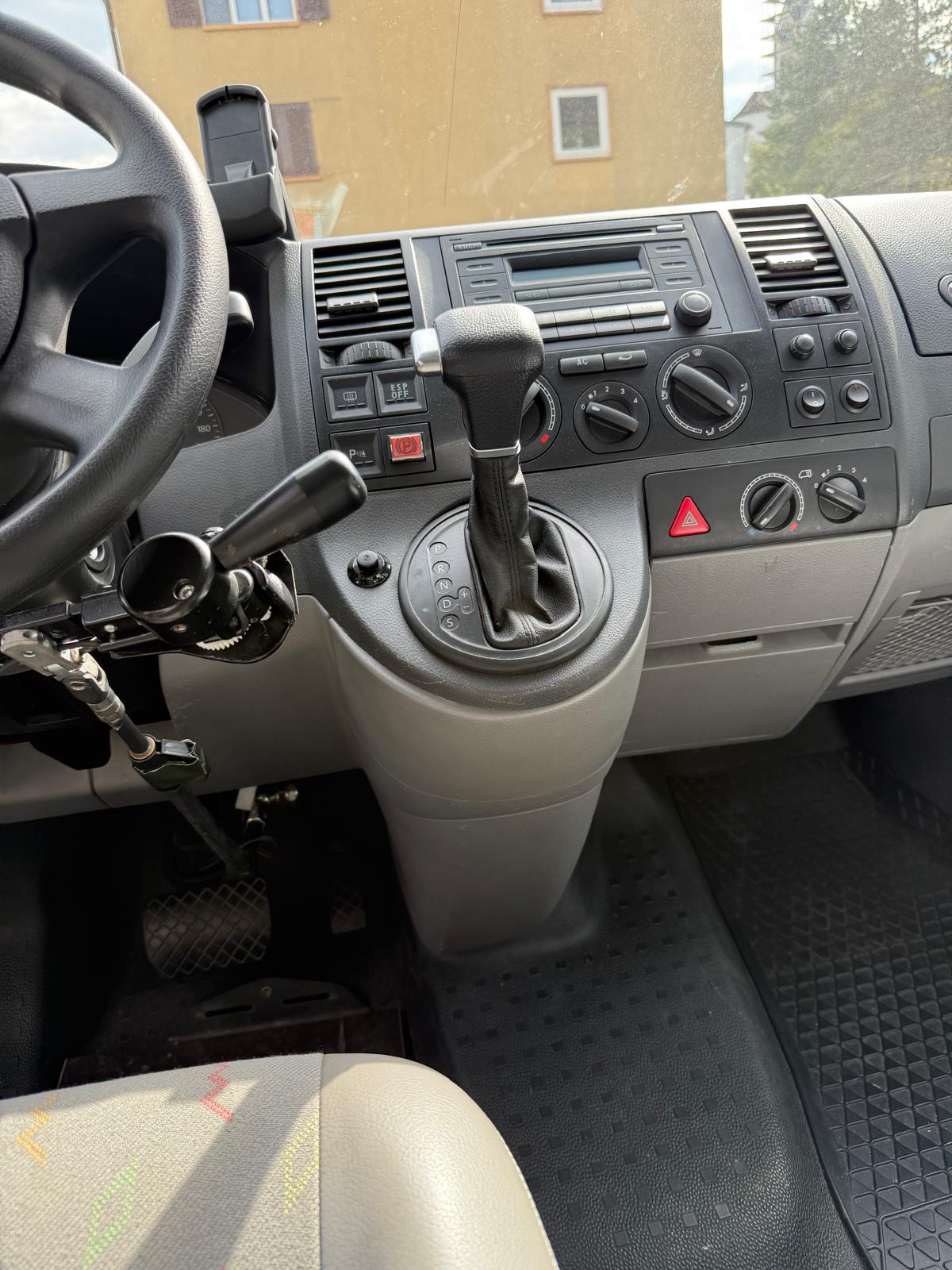 VW T5 Multivan Startline 2.5 TDI Tiptronic-image-6